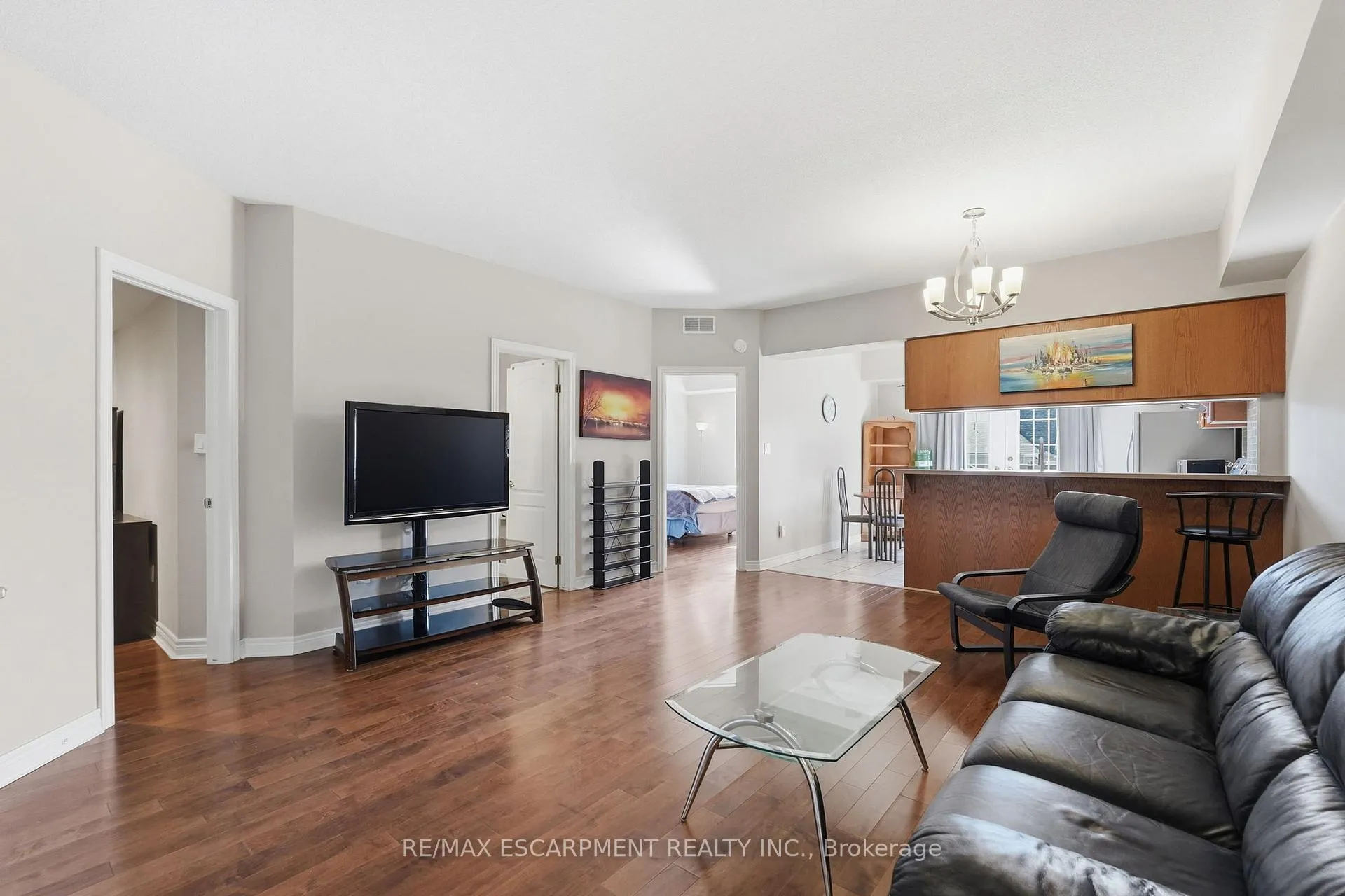 Photo 8 of Unit 407, 4006 Kilmer Drive, Burlington, Tansley — HOMEH