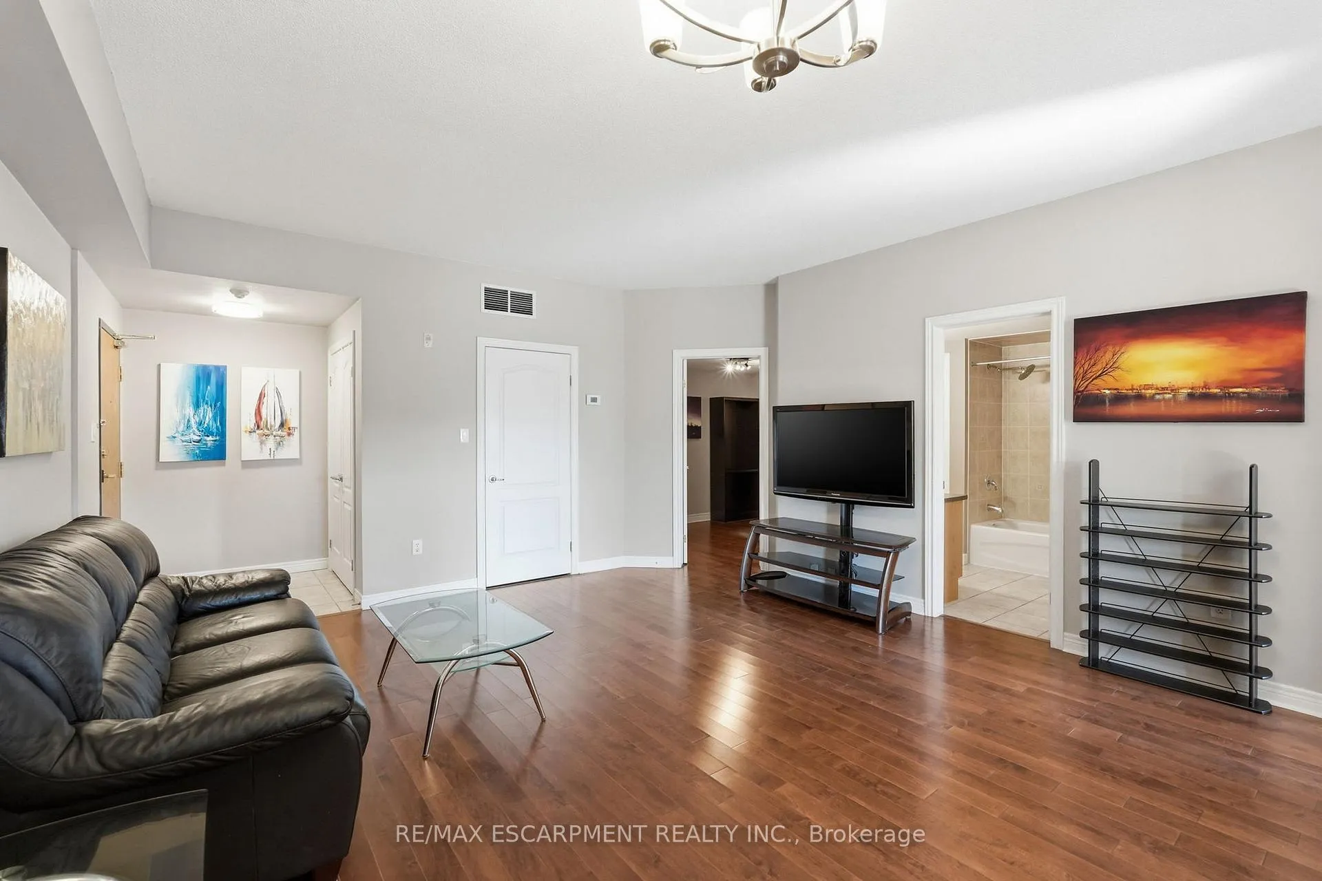 Photo 9 of Unit 407, 4006 Kilmer Drive, Burlington, Tansley — HOMEH