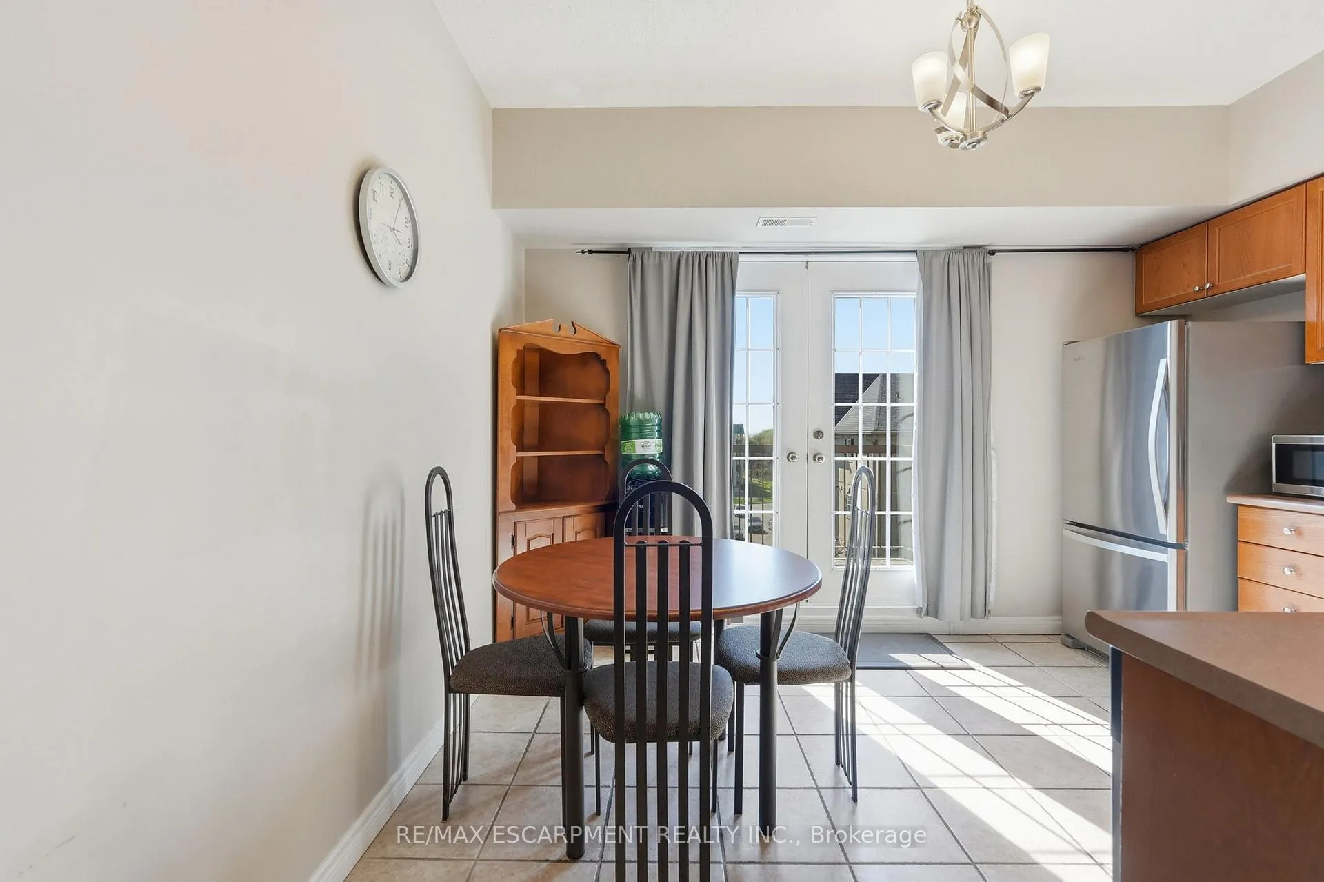 Photo 11 of Unit 407, 4006 Kilmer Drive, Burlington, Tansley — HOMEH