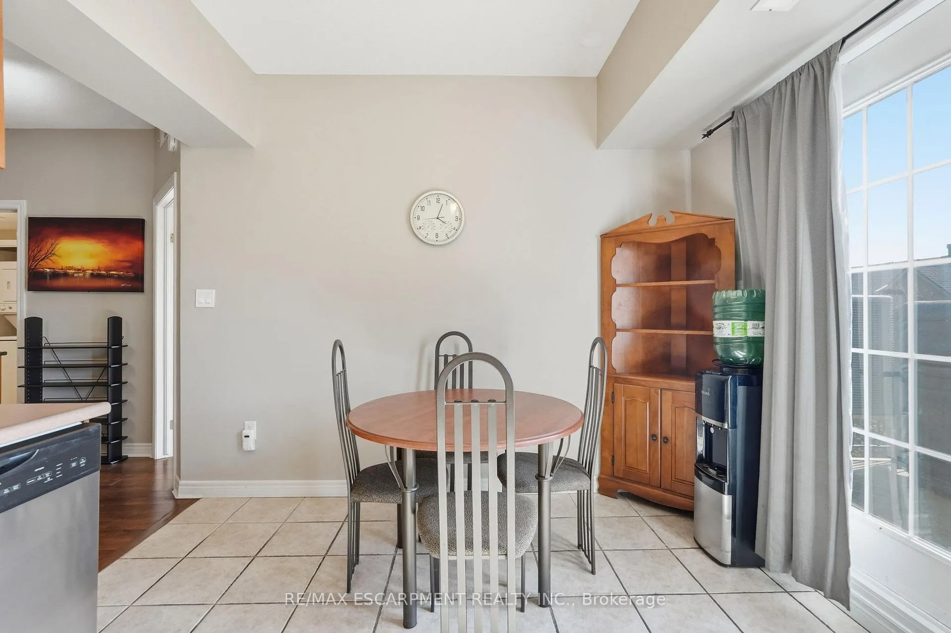 Photo 12 of Unit 407, 4006 Kilmer Drive, Burlington, Tansley — HOMEH
