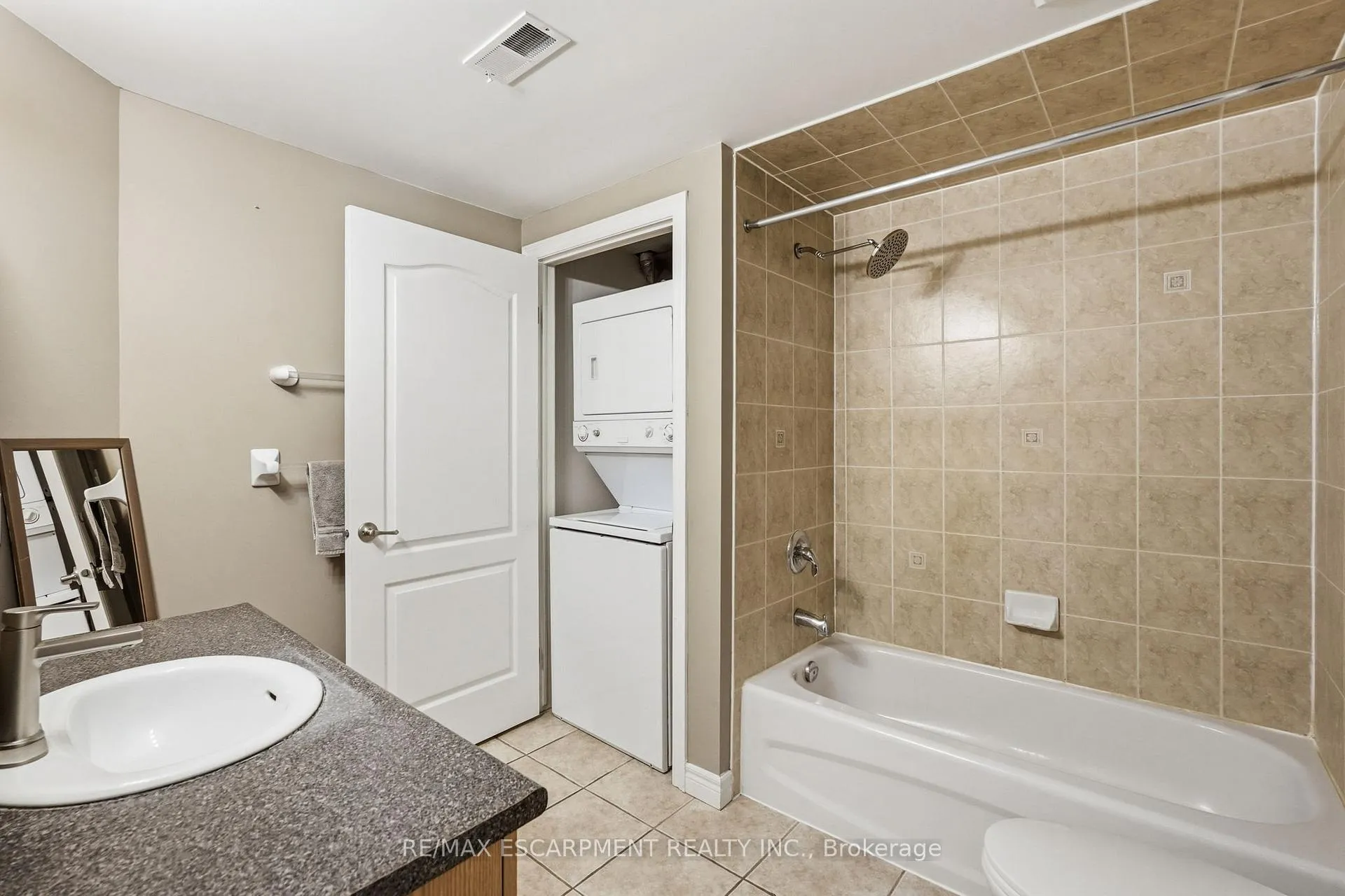 Photo 21 of Unit 407, 4006 Kilmer Drive, Burlington, Tansley — HOMEH
