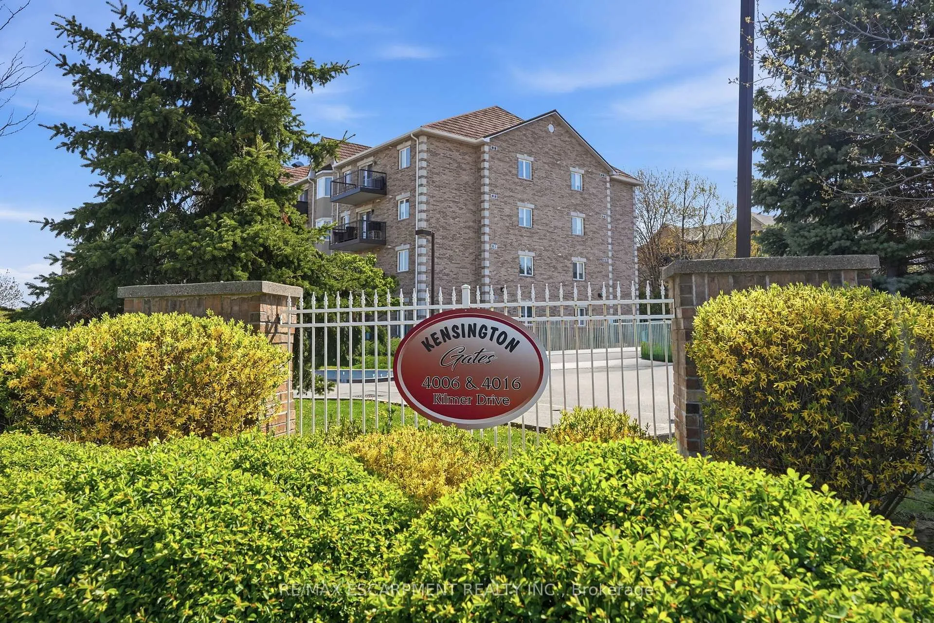 Photo 27 of Unit 407, 4006 Kilmer Drive, Burlington, Tansley — HOMEH