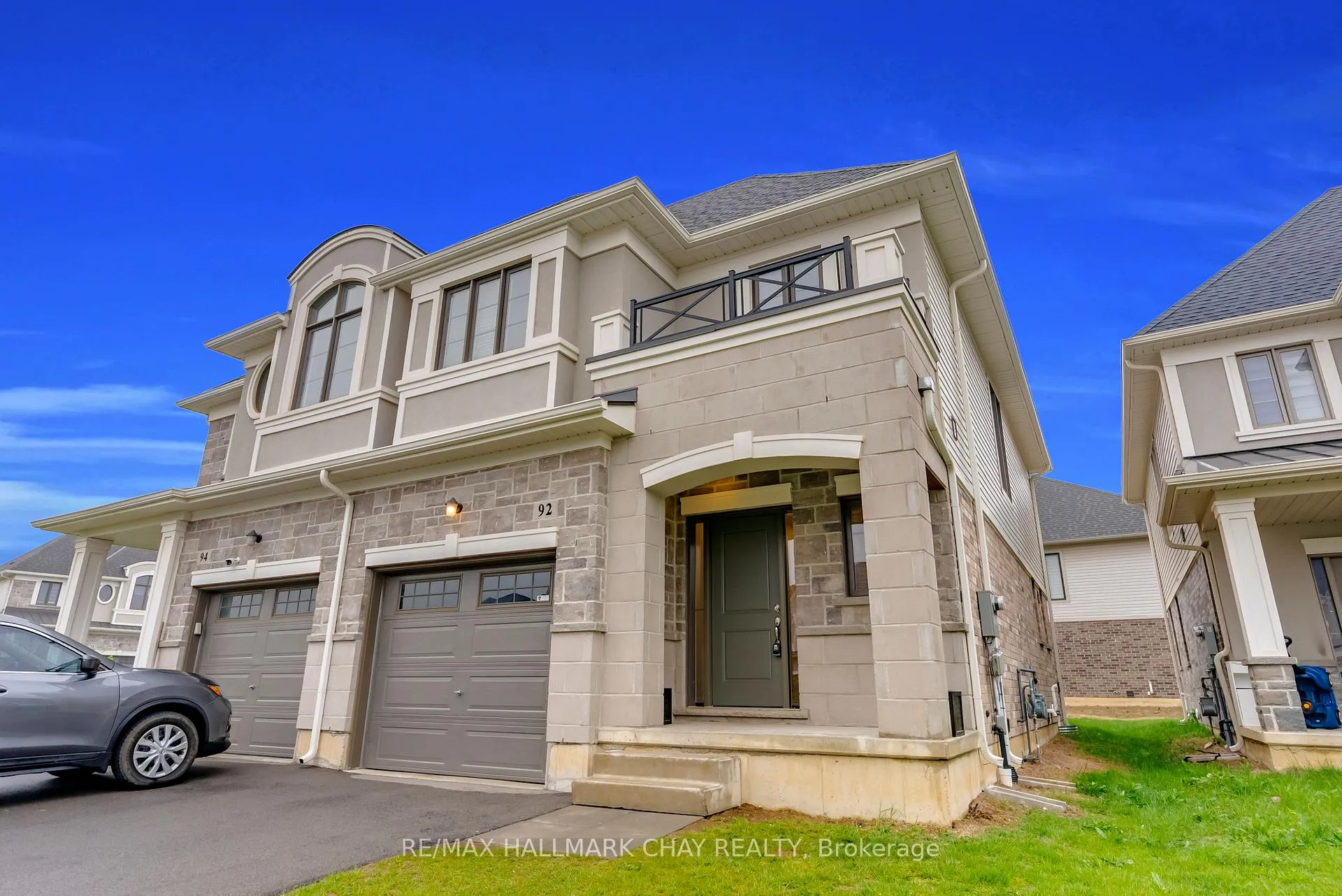 Photo 3 of 92 Aquasanta Crescent, Hamilton, Ryckmans — HOMEH