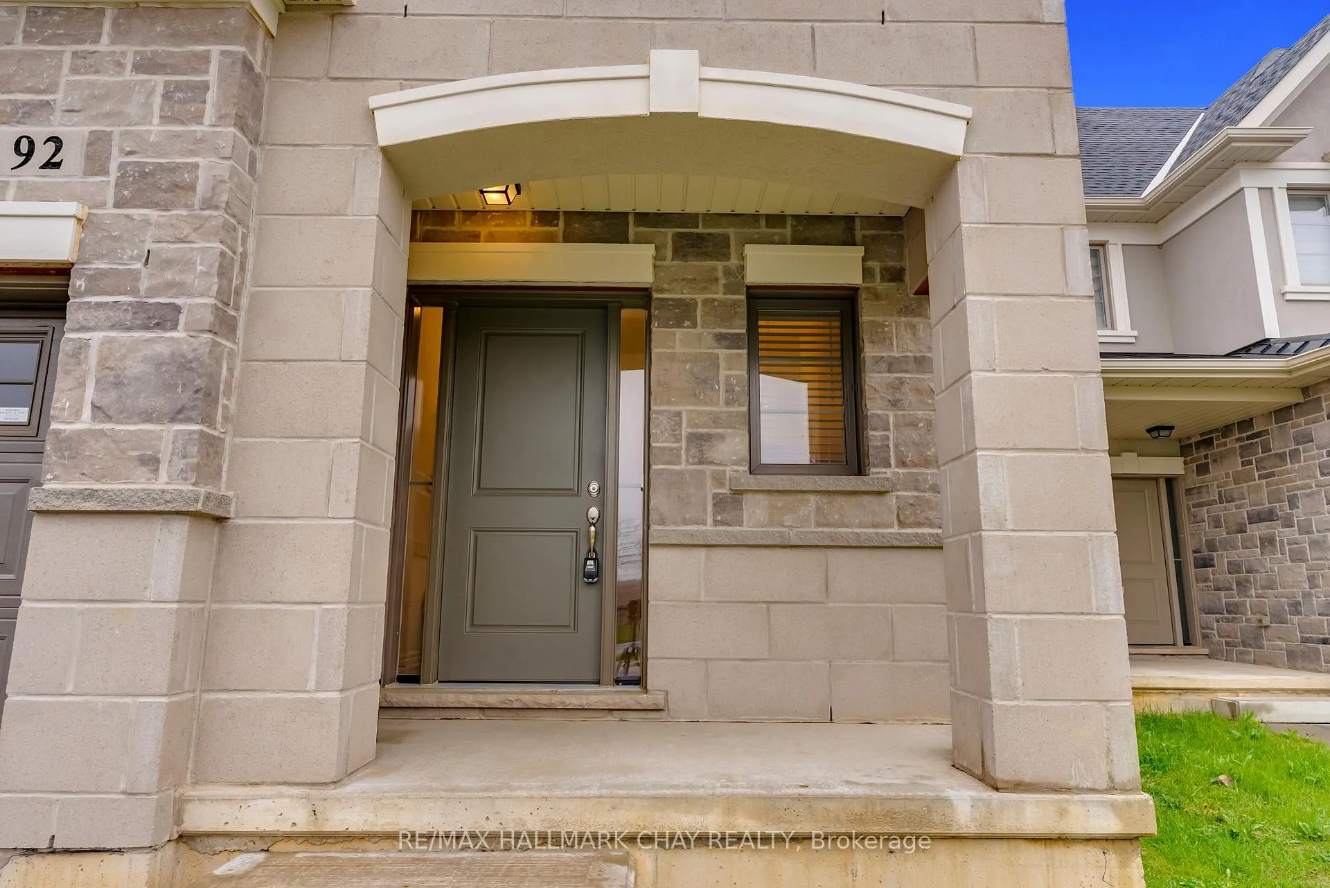 Photo 4 of 92 Aquasanta Crescent, Hamilton, Ryckmans — HOMEH