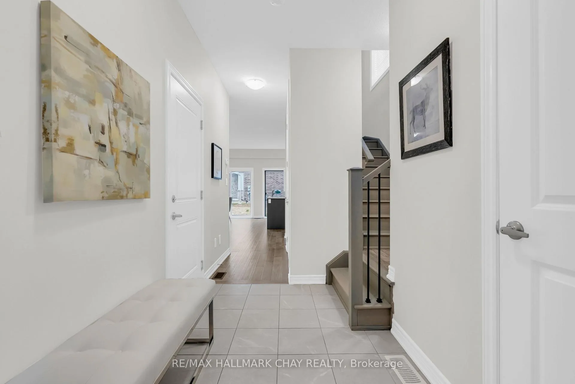 Photo 6 of 92 Aquasanta Crescent, Hamilton, Ryckmans — HOMEH