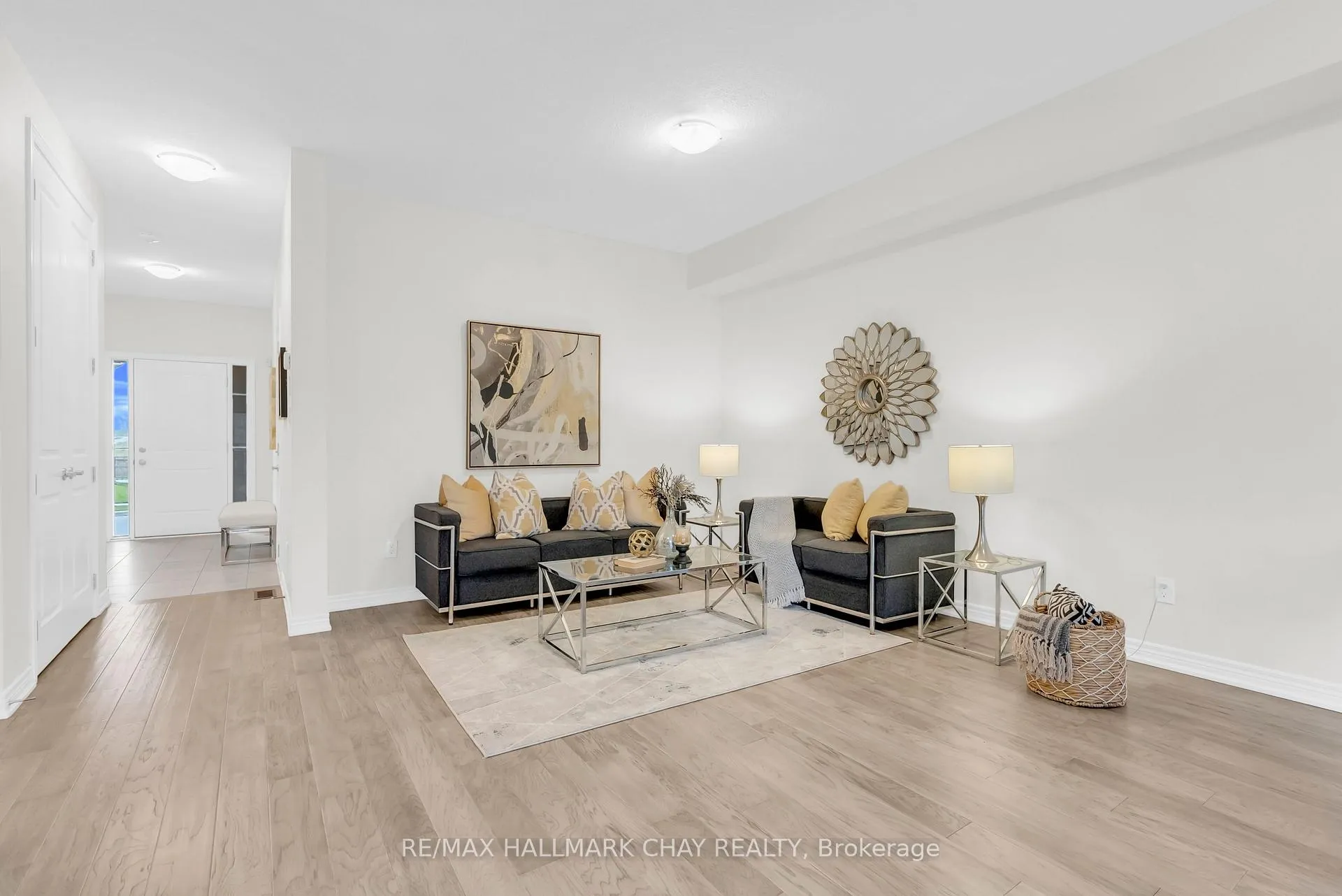 Photo 7 of 92 Aquasanta Crescent, Hamilton, Ryckmans — HOMEH