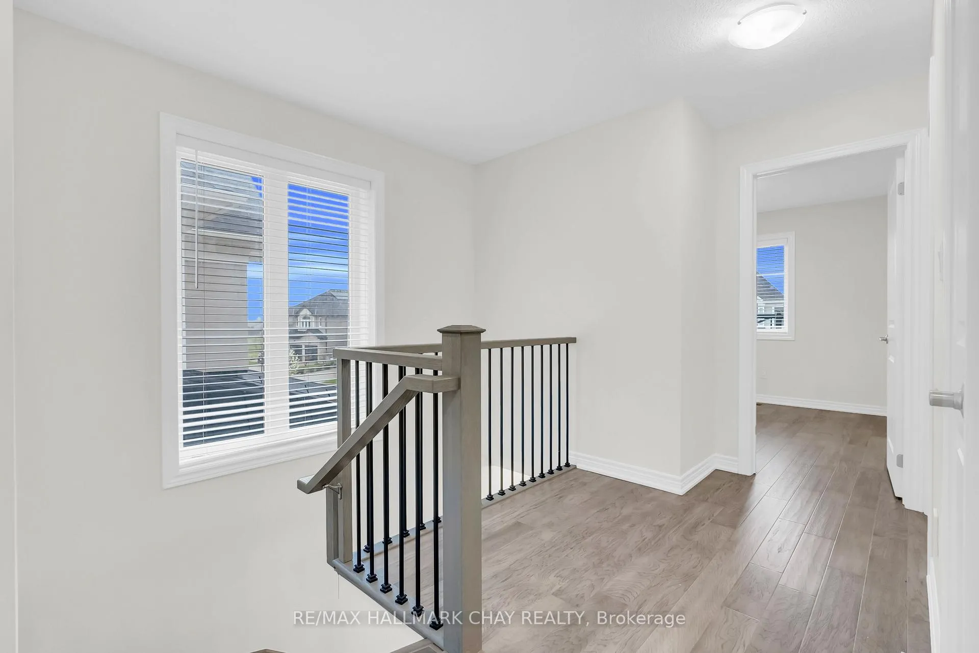 Photo 16 of 92 Aquasanta Crescent, Hamilton, Ryckmans — HOMEH