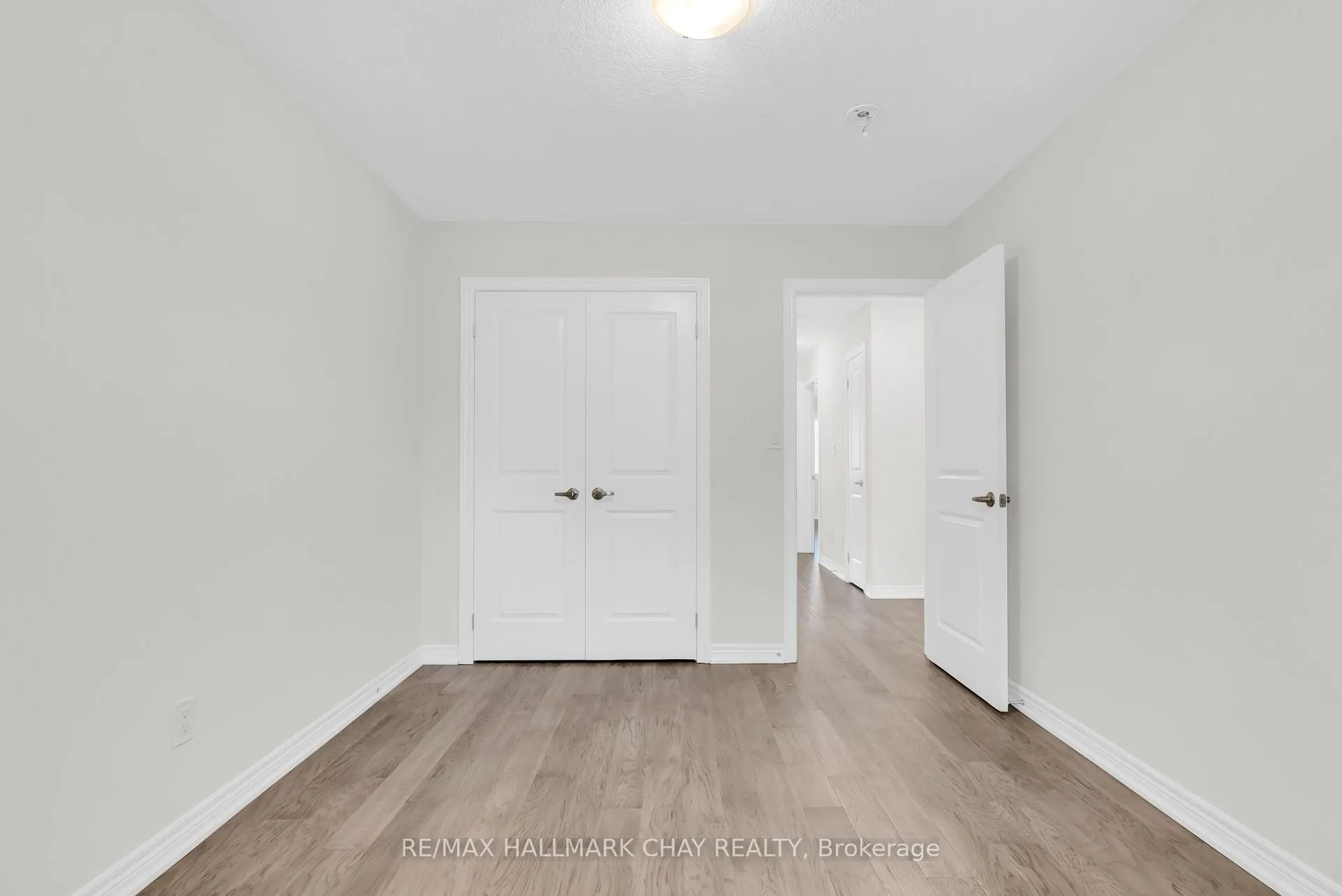 Photo 23 of 92 Aquasanta Crescent, Hamilton, Ryckmans — HOMEH