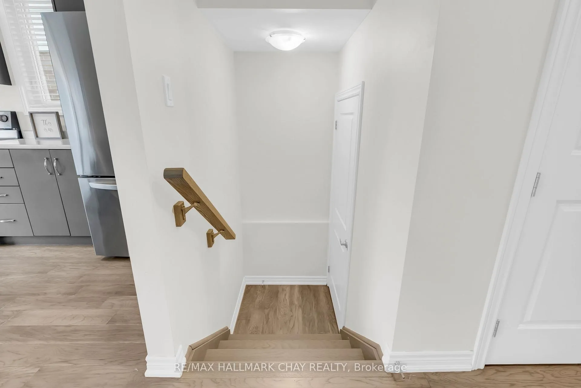 Photo 30 of 92 Aquasanta Crescent, Hamilton, Ryckmans — HOMEH