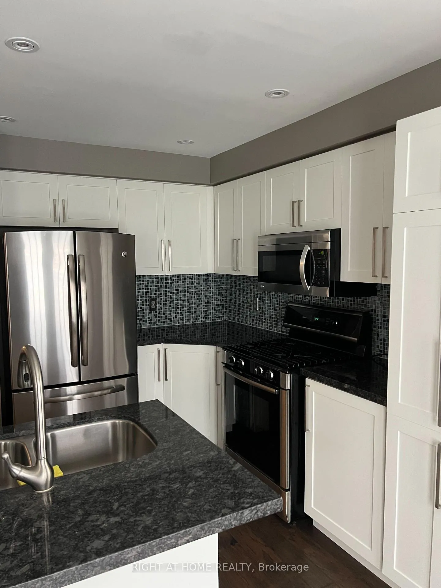 Photo 8 of 5 Steckley Street, Aurora, Bayview Wellington — HOMEH