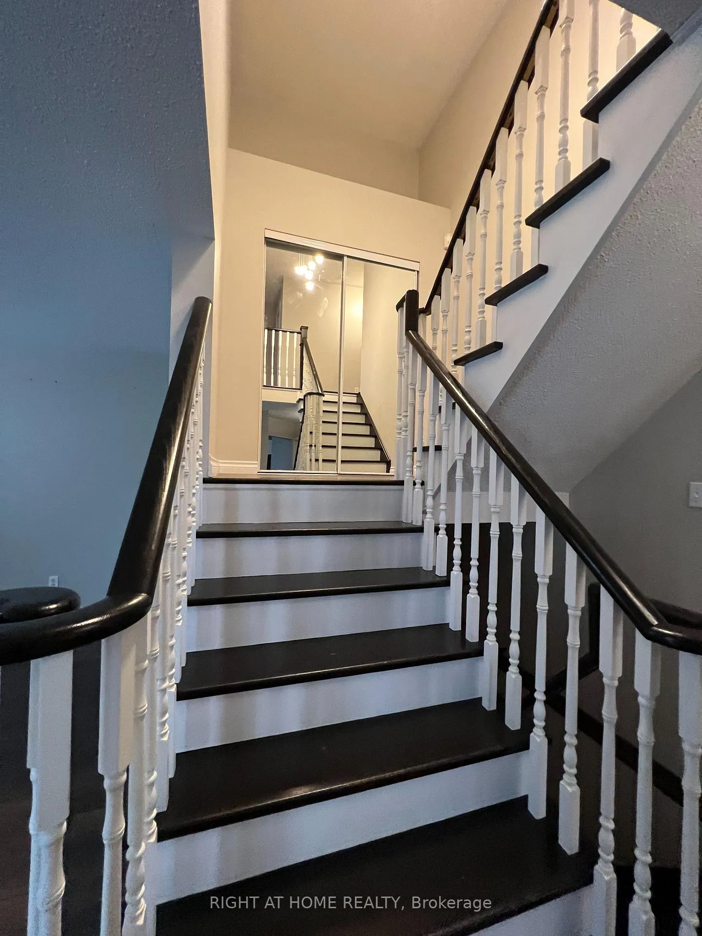 Photo 10 of 5 Steckley Street, Aurora, Bayview Wellington — HOMEH