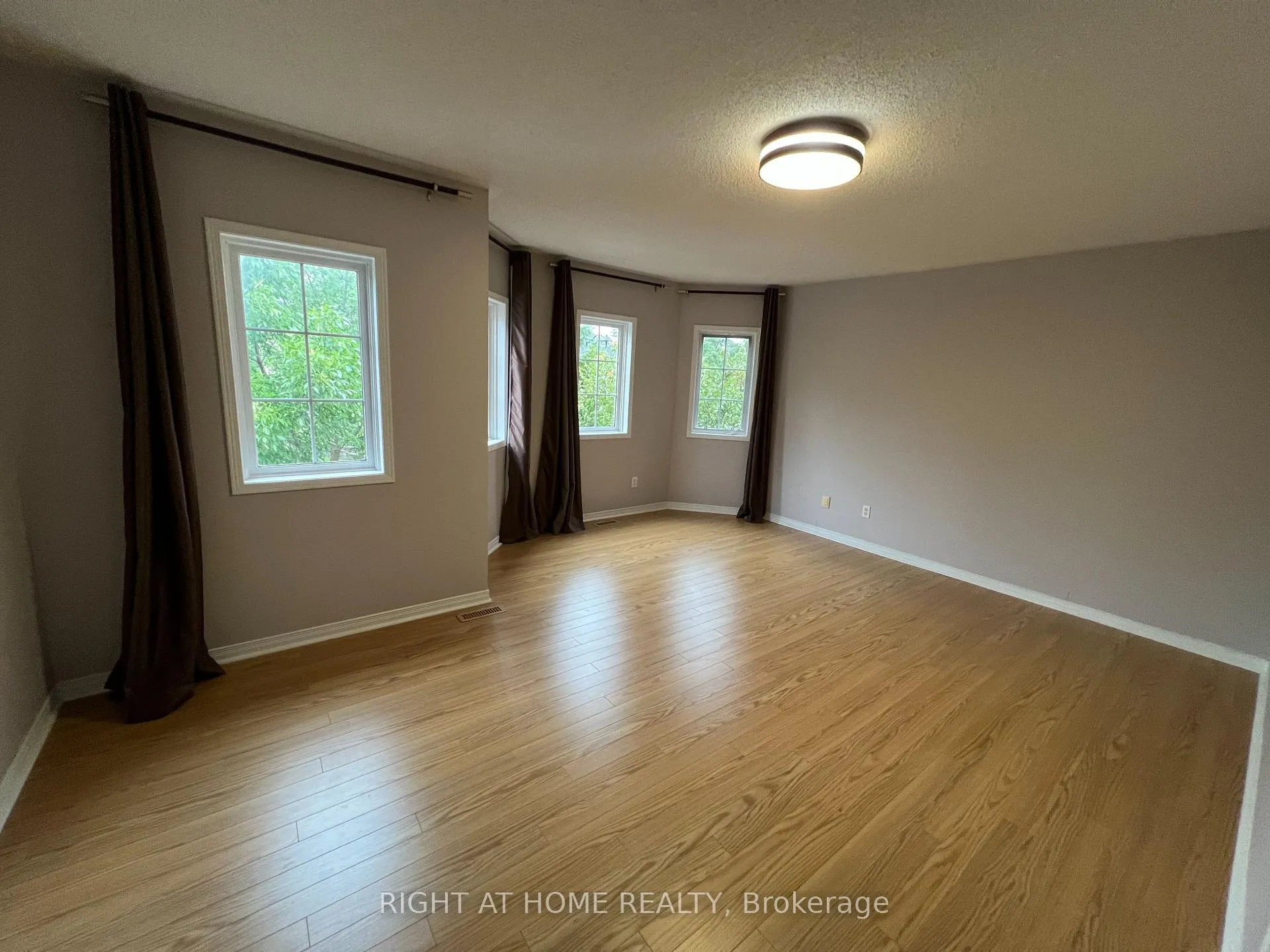Photo 11 of 5 Steckley Street, Aurora, Bayview Wellington — HOMEH