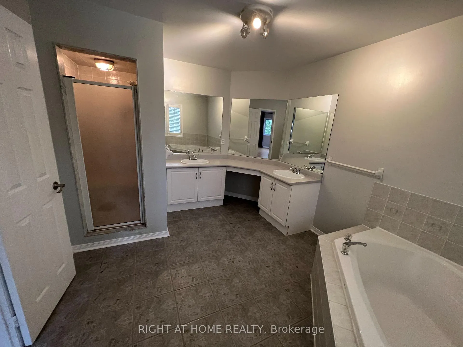 Photo 14 of 5 Steckley Street, Aurora, Bayview Wellington — HOMEH