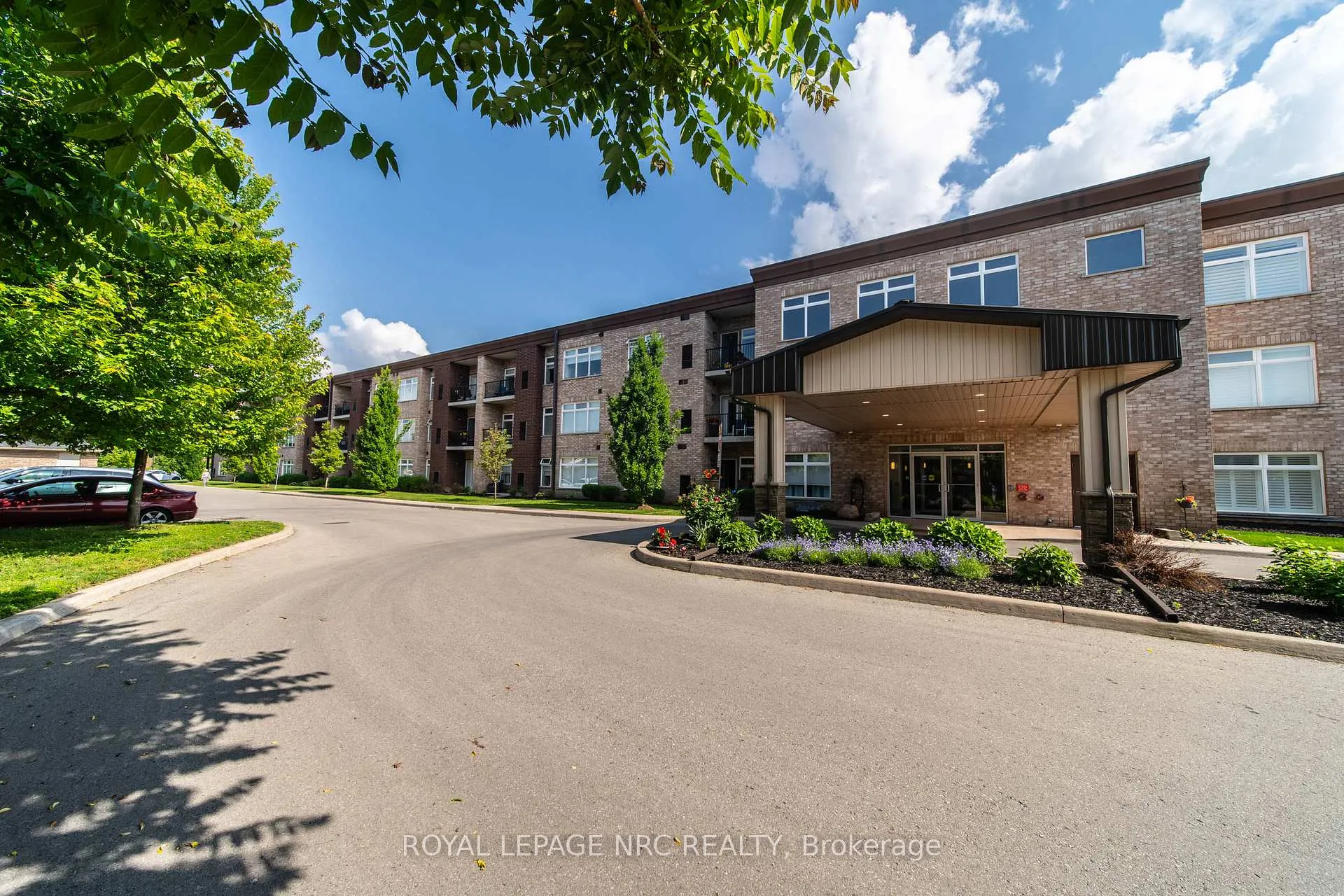 Front of Unit 102, 4644 Pettit Avenue