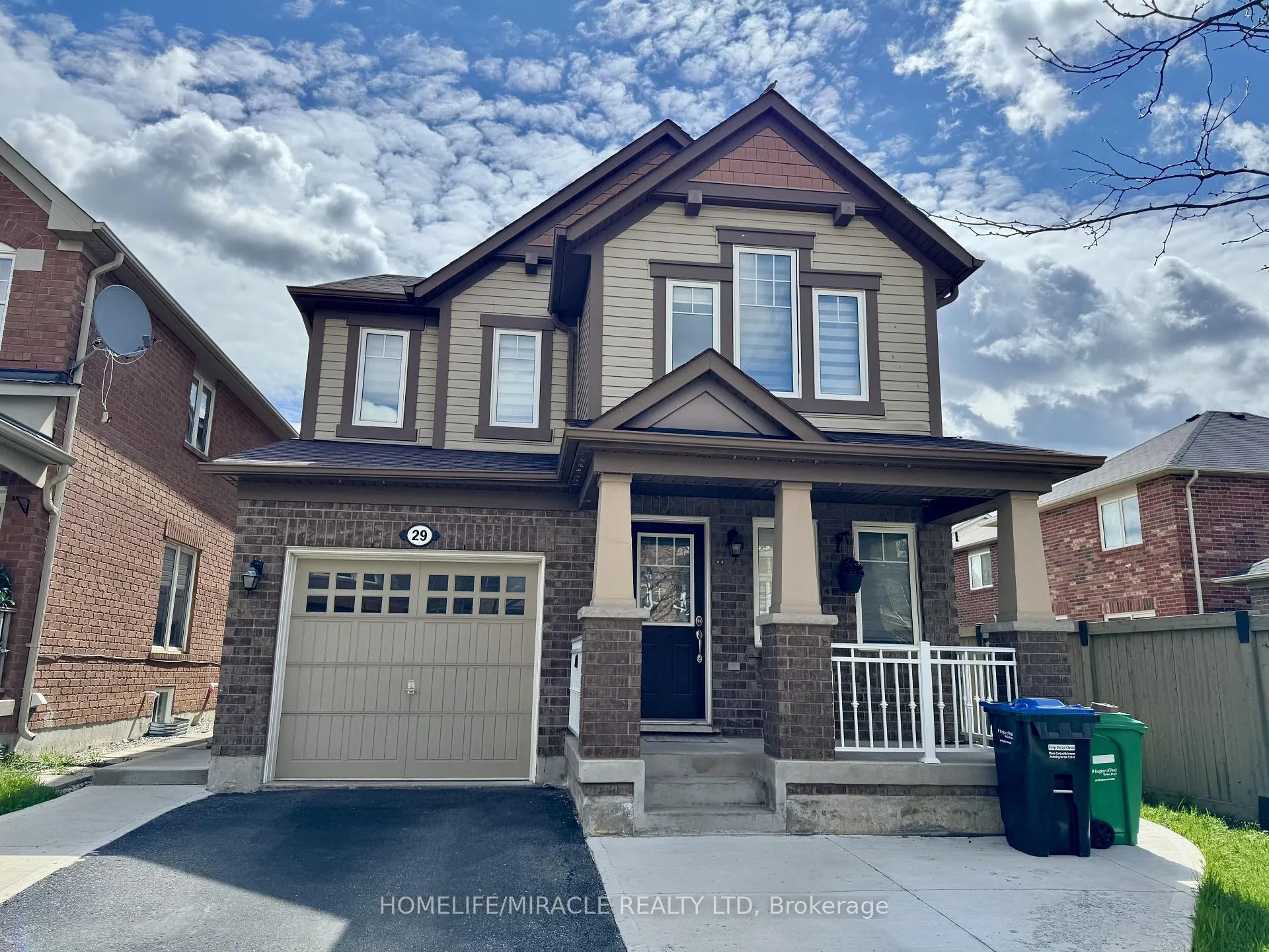 Photo 2 of Unit Main, 29 Lathbury Street, Brampton, Northwest Brampton — HOMEH