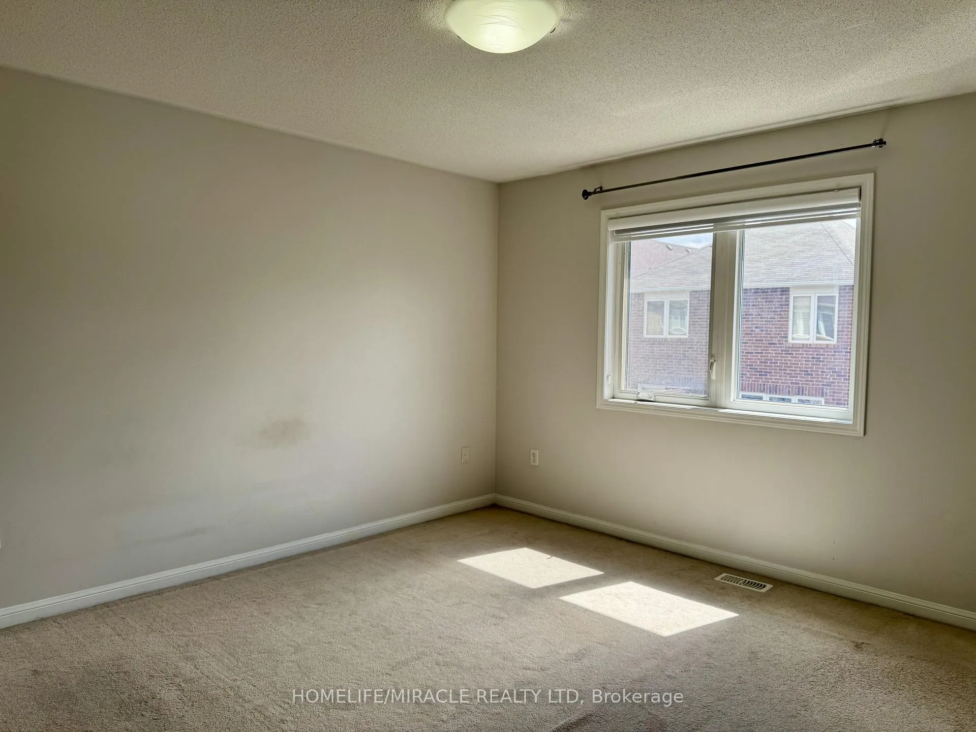 Photo 14 of Unit Main, 29 Lathbury Street, Brampton, Northwest Brampton — HOMEH