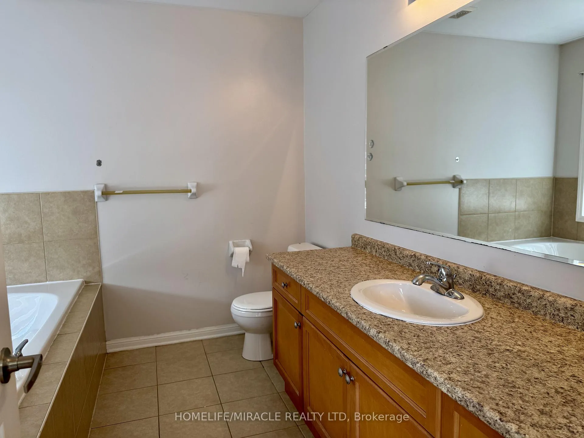 Photo 16 of Unit Main, 29 Lathbury Street, Brampton, Northwest Brampton — HOMEH