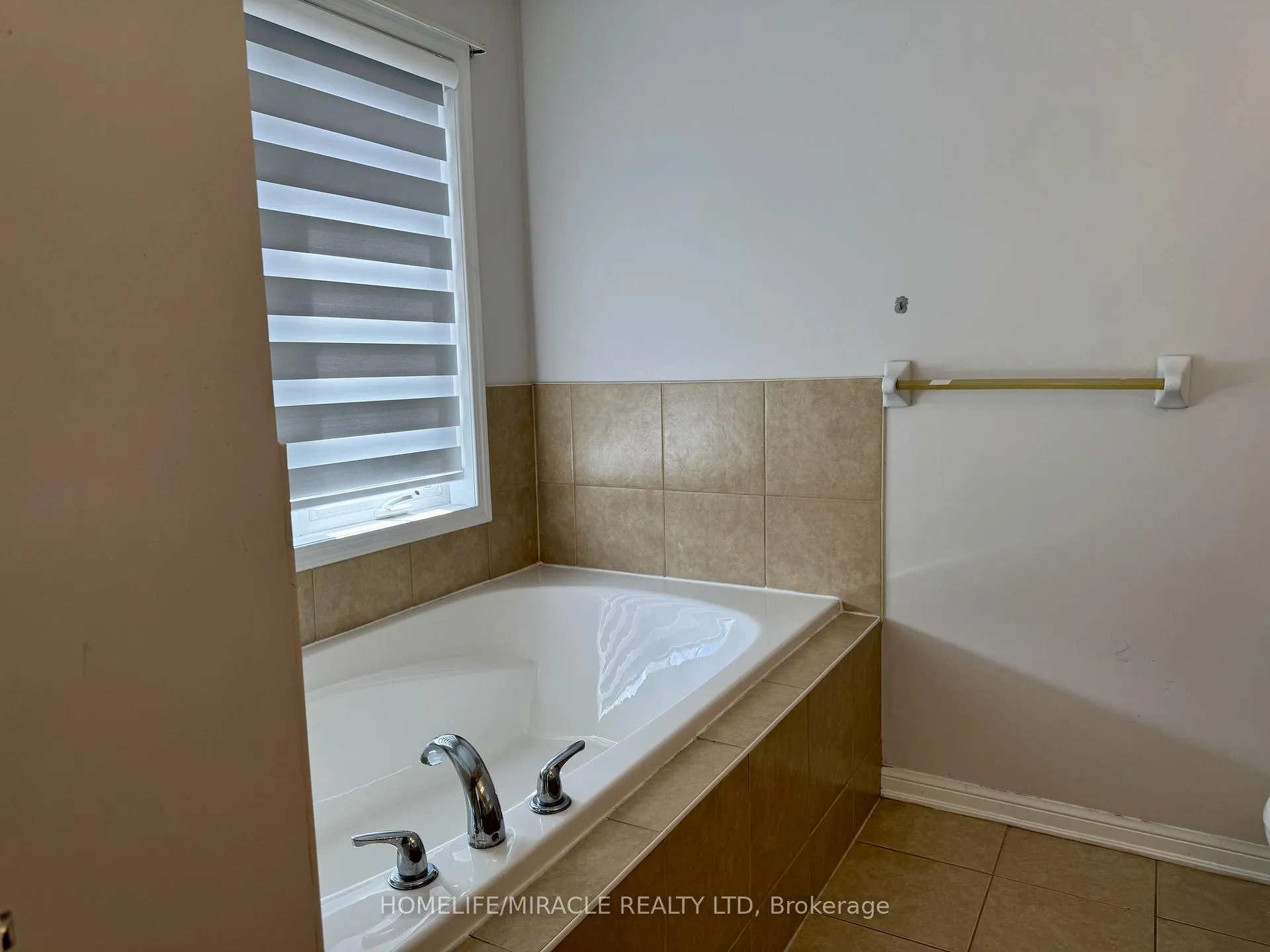 Photo 17 of Unit Main, 29 Lathbury Street, Brampton, Northwest Brampton — HOMEH