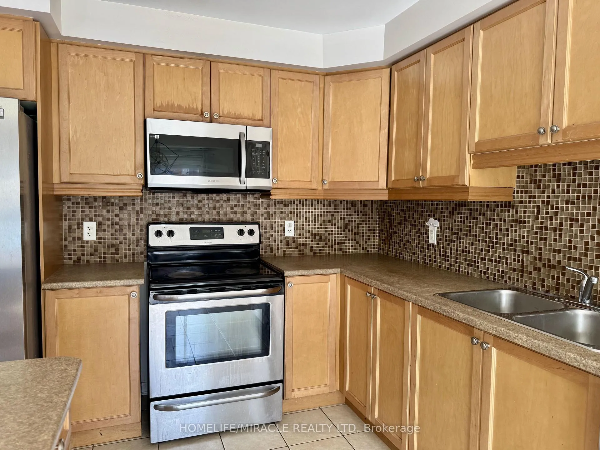 Photo 23 of Unit Main, 29 Lathbury Street, Brampton, Northwest Brampton — HOMEH