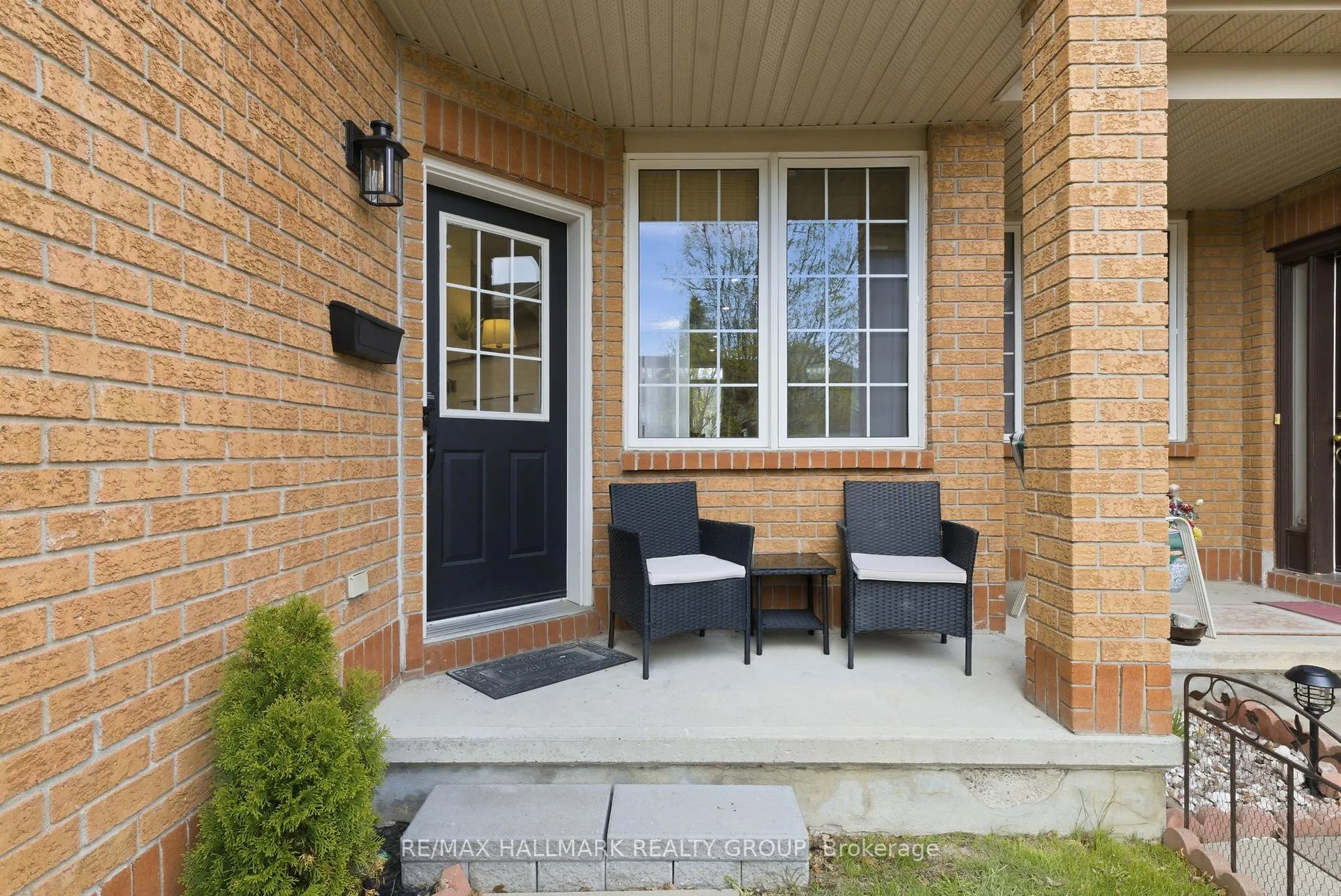 Photo 3 of 11 Binbury Way, Ottawa, Hunt Club Park/Greenboro — HOMEH