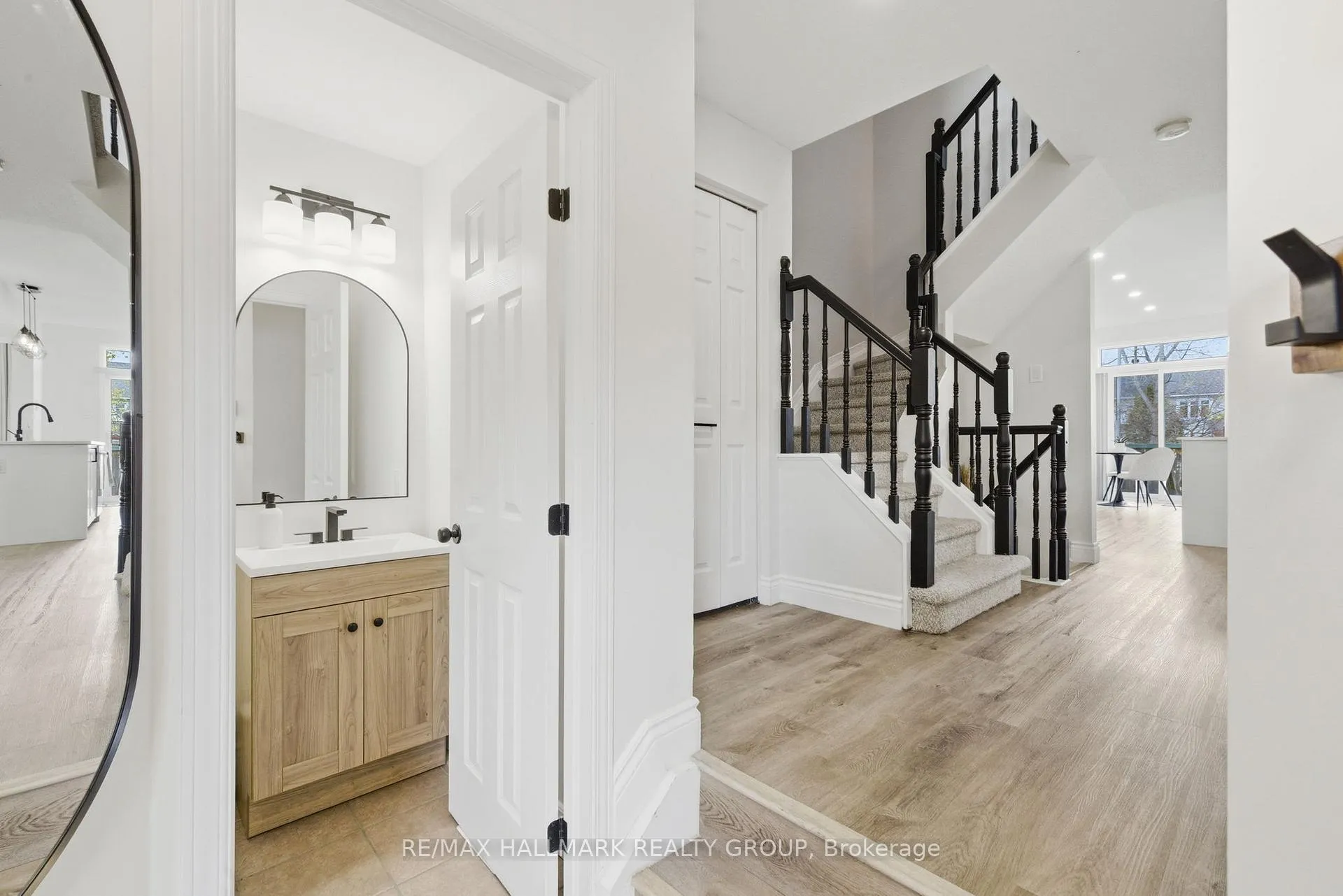 Photo 5 of 11 Binbury Way, Ottawa, Hunt Club Park/Greenboro — HOMEH