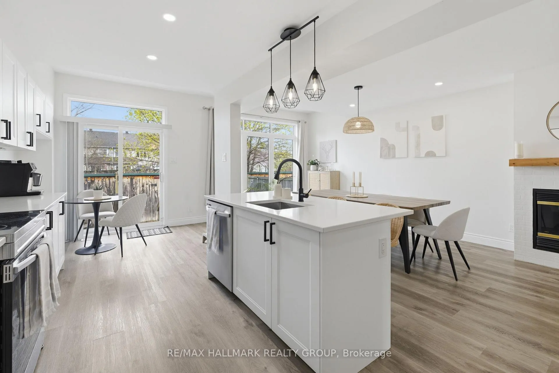 Photo 10 of 11 Binbury Way, Ottawa, Hunt Club Park/Greenboro — HOMEH