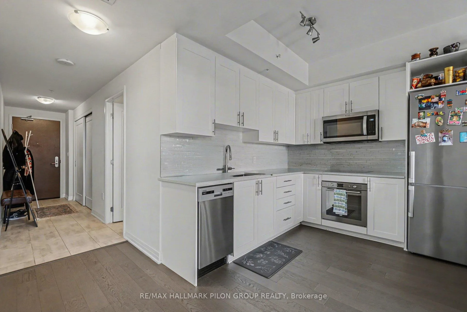 Photo 4 of Unit 908, 805 Carling Avenue, Ottawa, West Centre Town — HOMEH