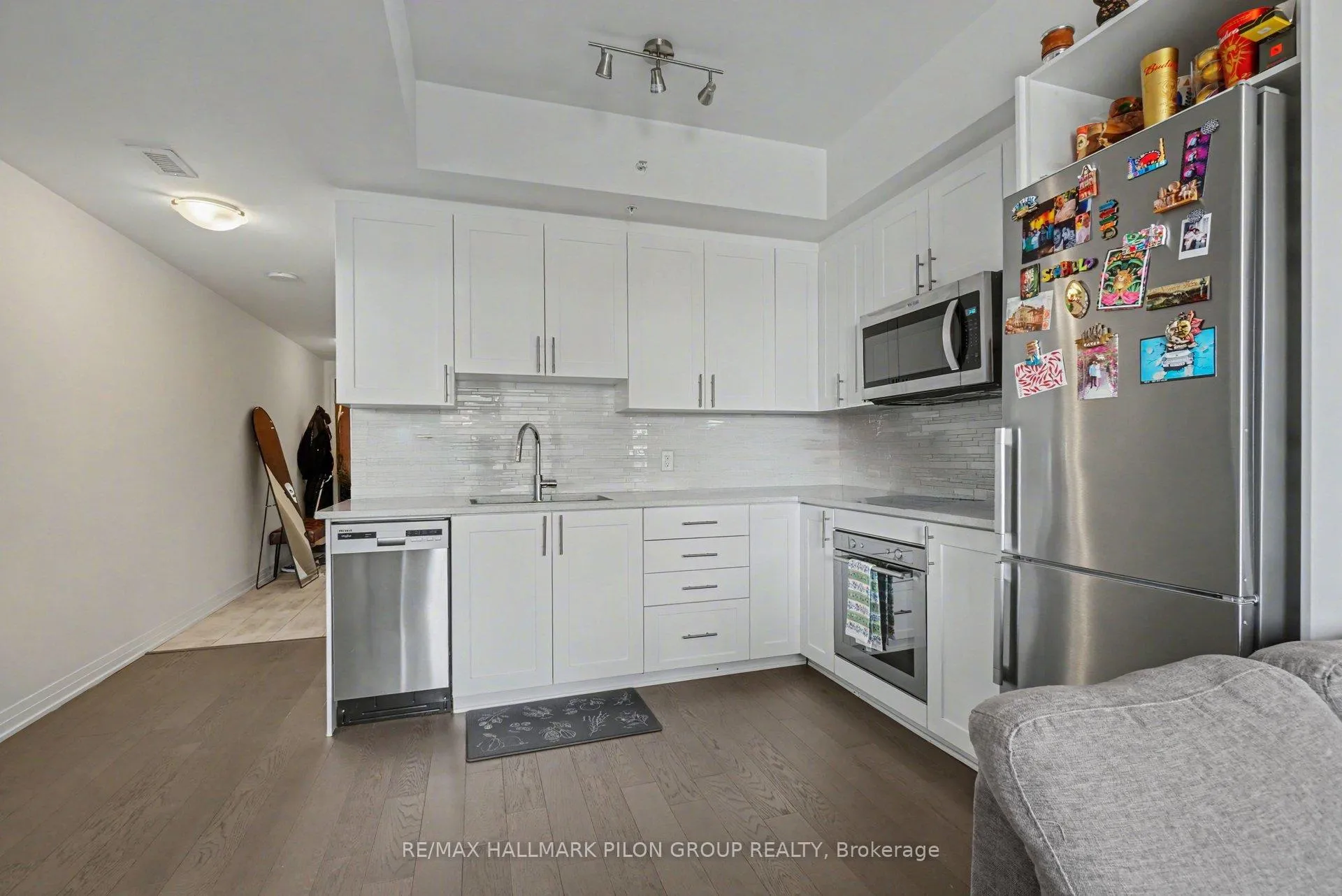 Photo 5 of Unit 908, 805 Carling Avenue, Ottawa, West Centre Town — HOMEH