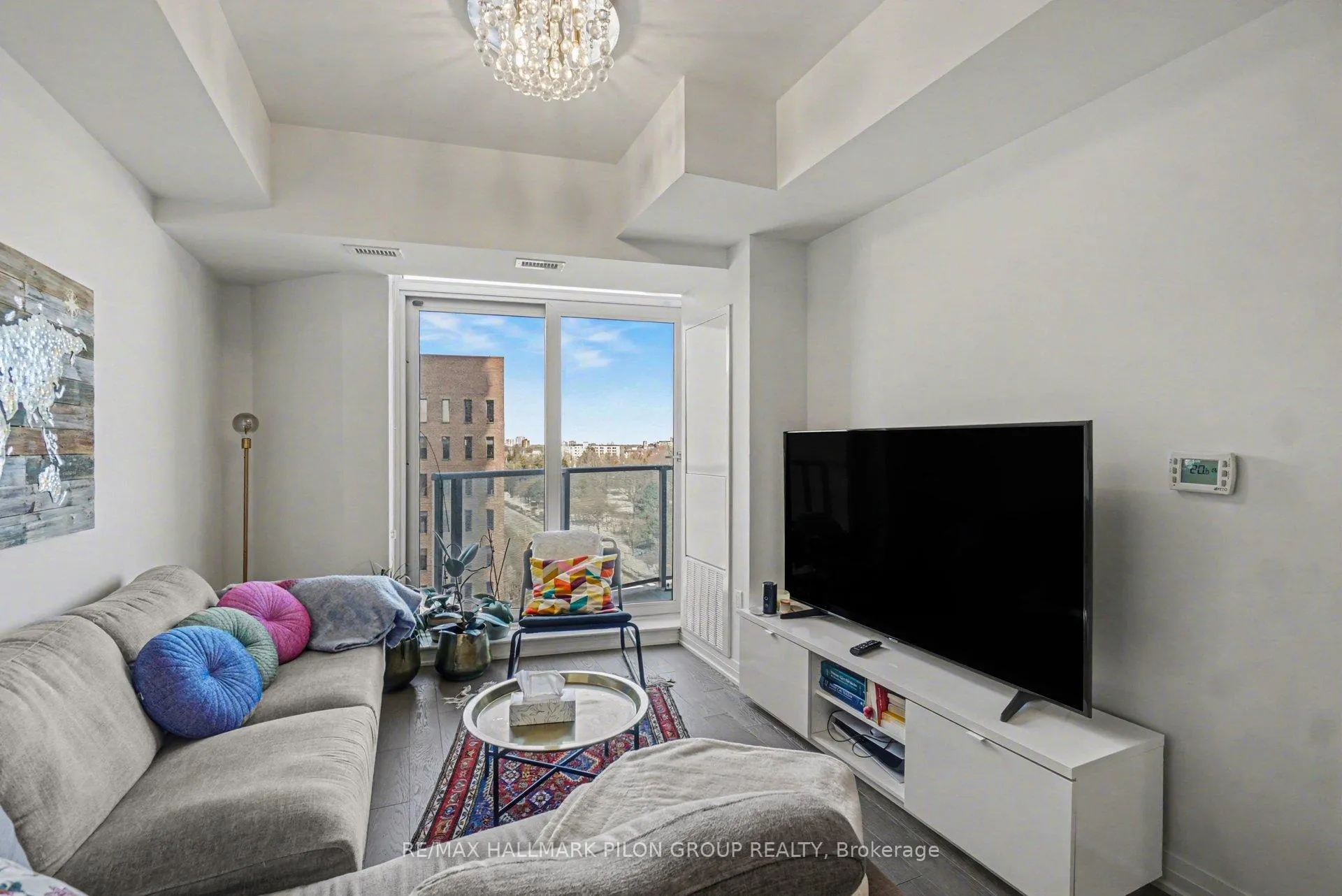 Photo 6 of Unit 908, 805 Carling Avenue, Ottawa, West Centre Town — HOMEH