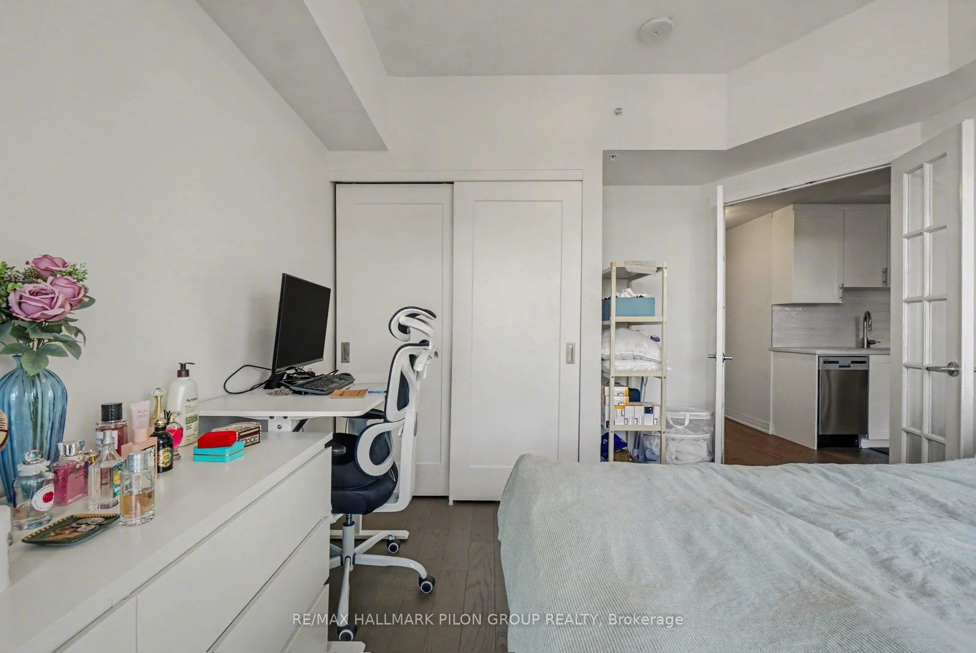 Photo 9 of Unit 908, 805 Carling Avenue, Ottawa, West Centre Town — HOMEH