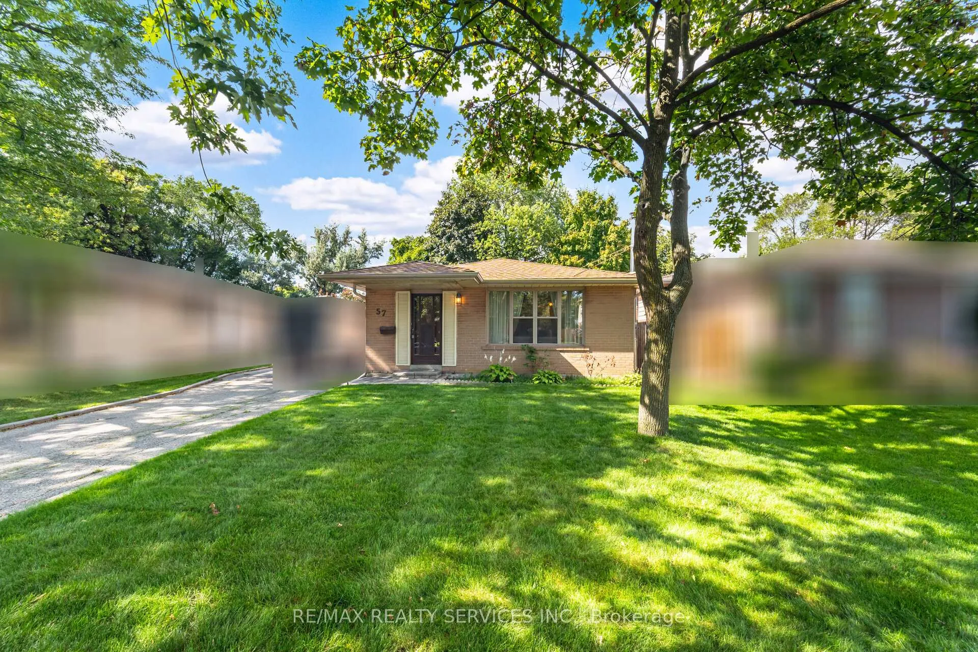 Photo 2 of 57 Esplanade Road, Brampton, Southgate — HOMEH