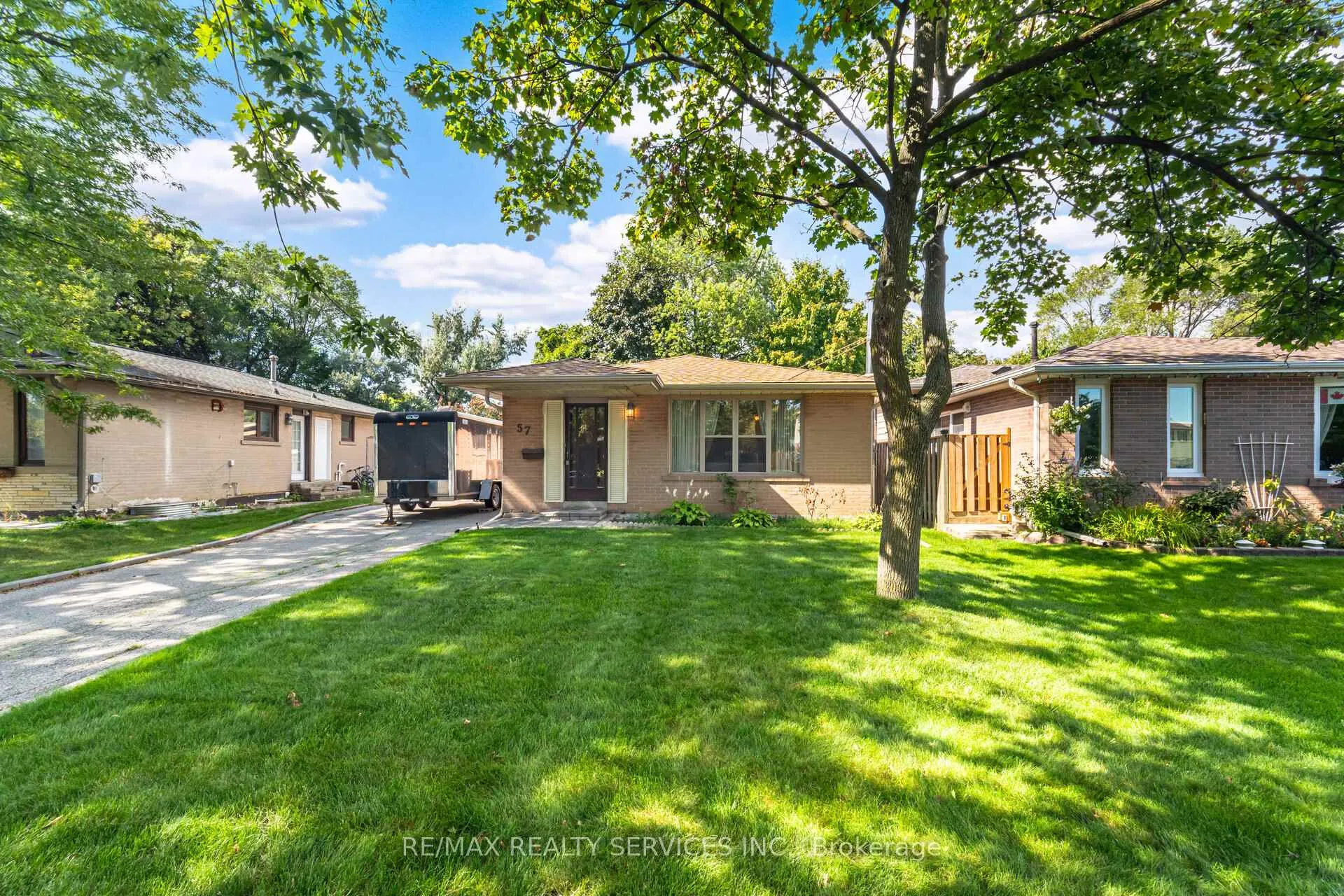 Photo 3 of 57 Esplanade Road, Brampton, Southgate — HOMEH