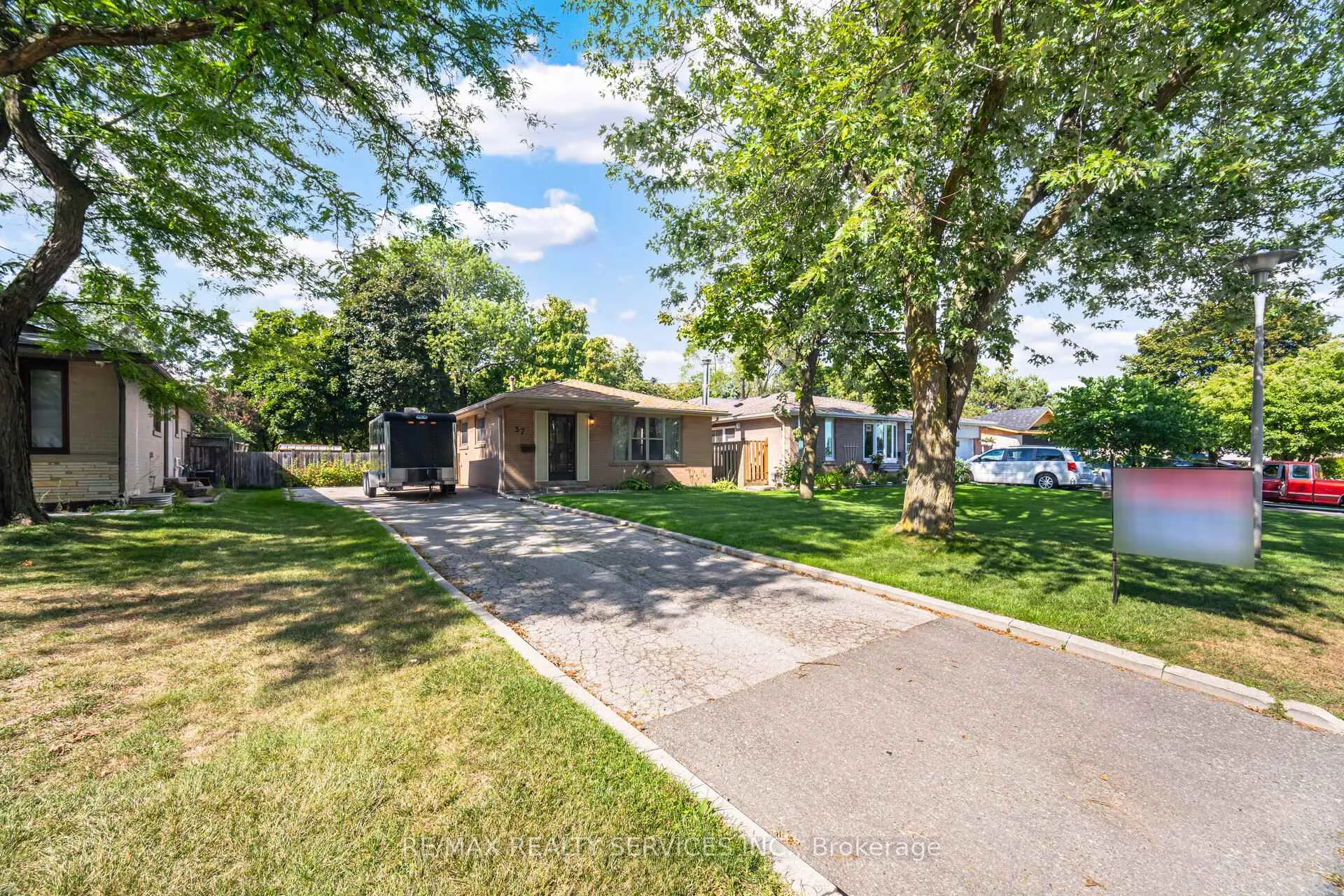 Photo 4 of 57 Esplanade Road, Brampton, Southgate — HOMEH