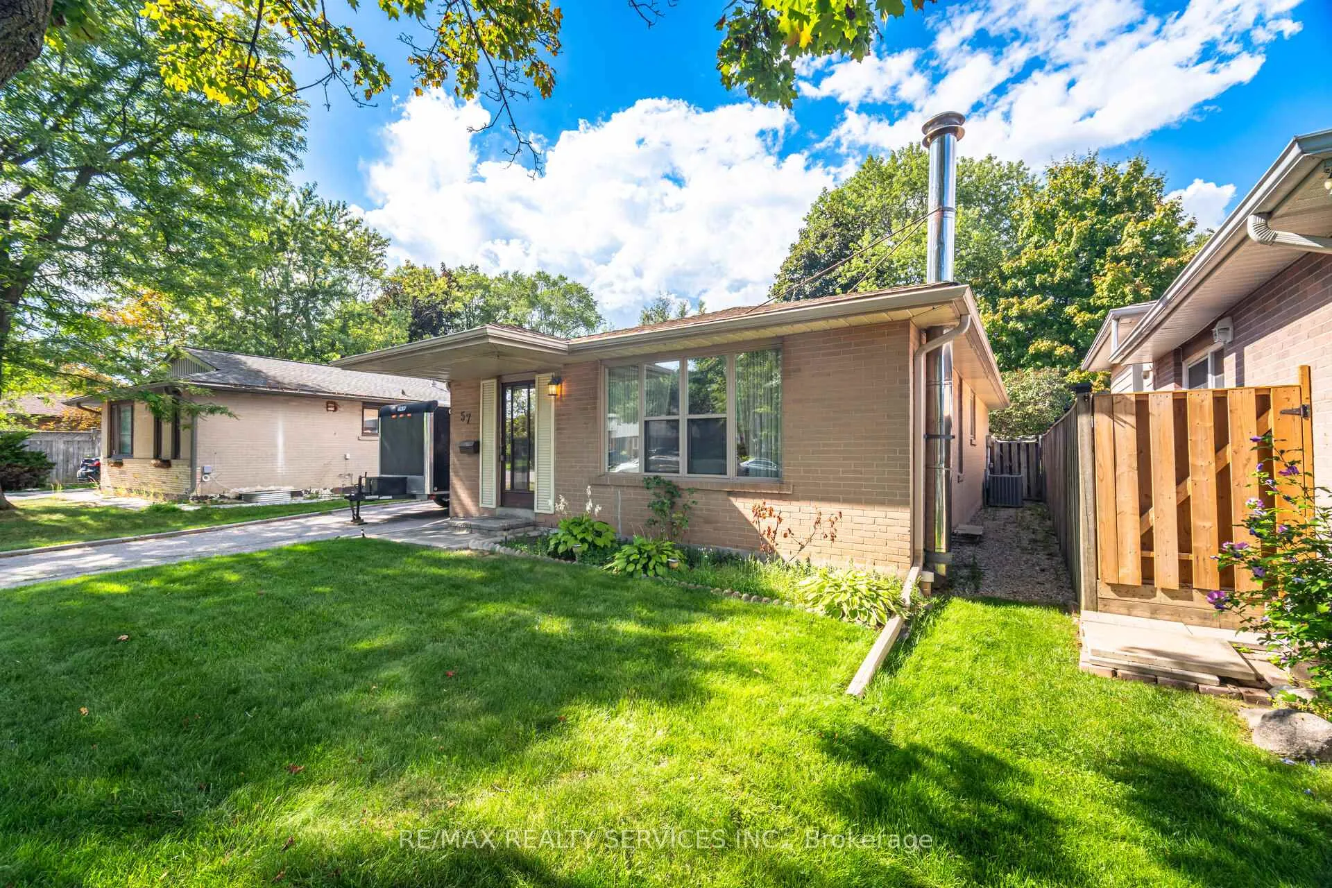 Photo 6 of 57 Esplanade Road, Brampton, Southgate — HOMEH