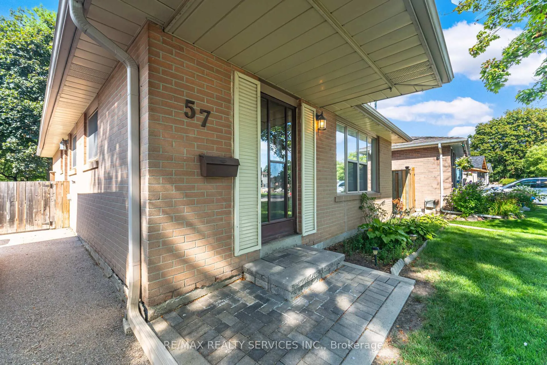 Photo 7 of 57 Esplanade Road, Brampton, Southgate — HOMEH