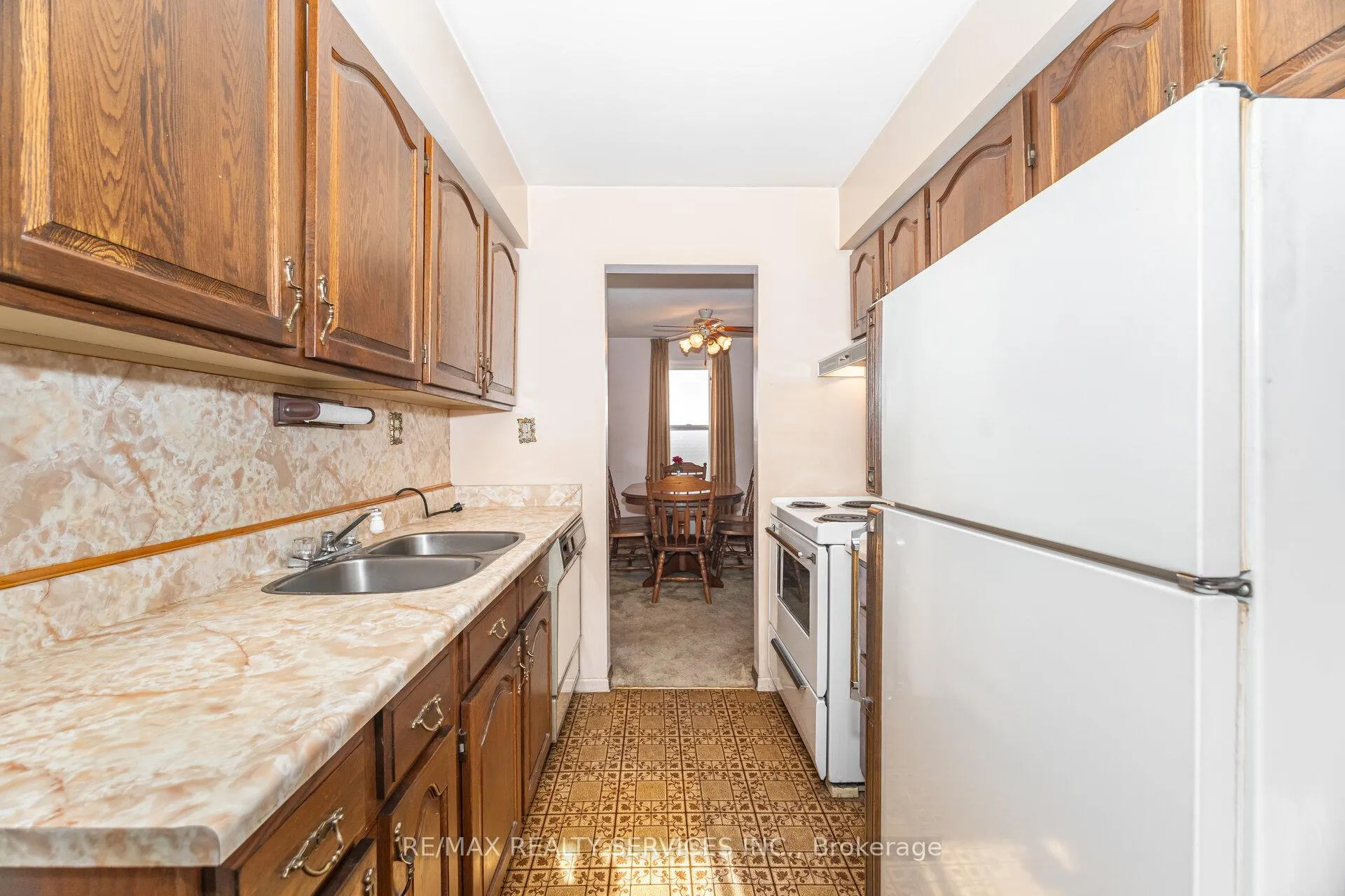 Photo 14 of 57 Esplanade Road, Brampton, Southgate — HOMEH