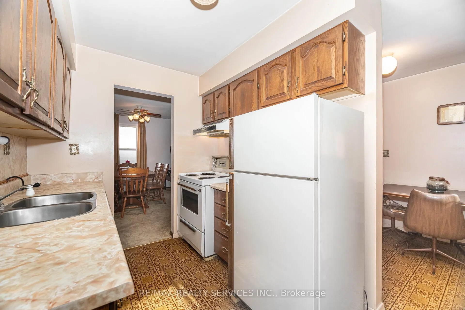 Photo 16 of 57 Esplanade Road, Brampton, Southgate — HOMEH