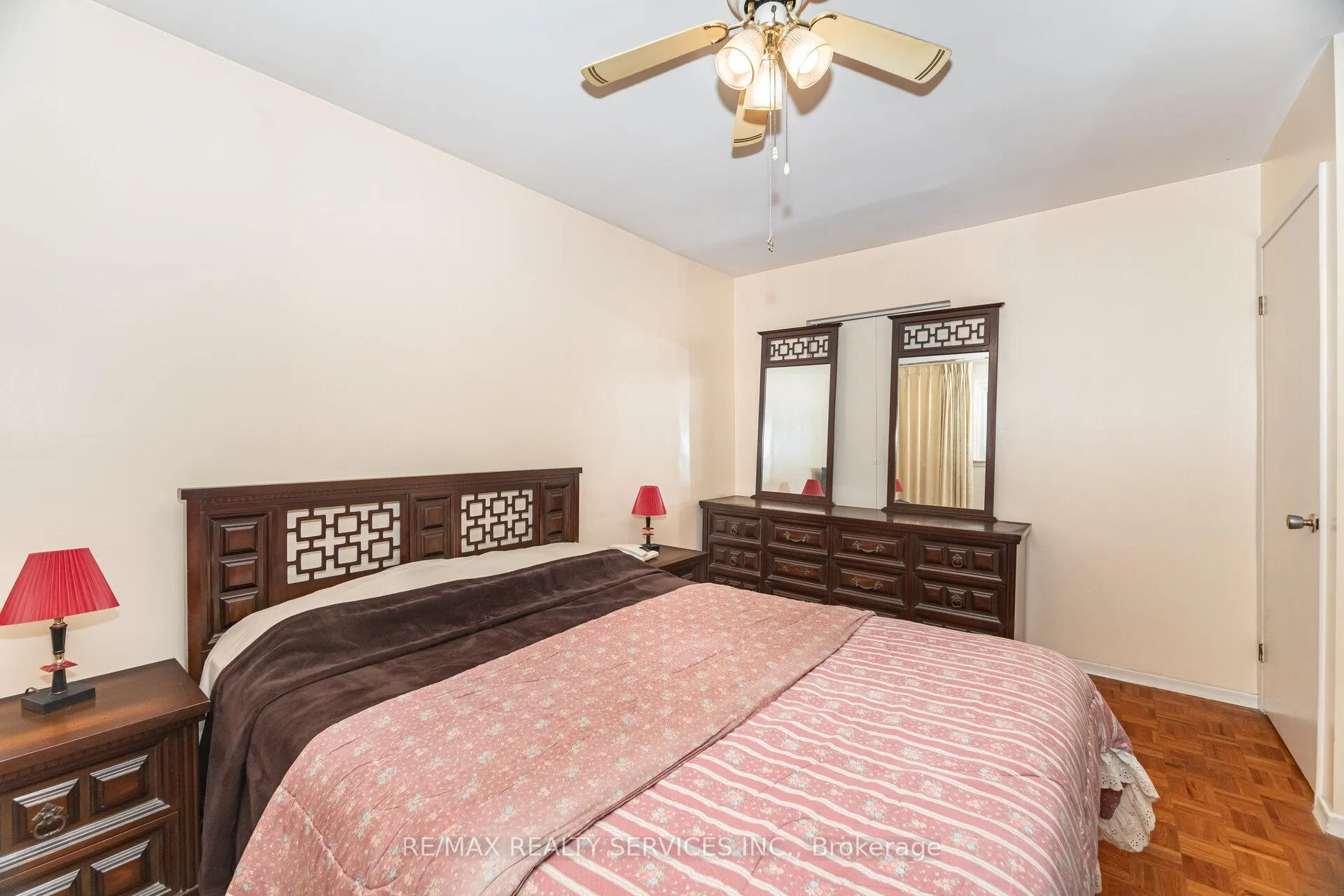 Photo 23 of 57 Esplanade Road, Brampton, Southgate — HOMEH