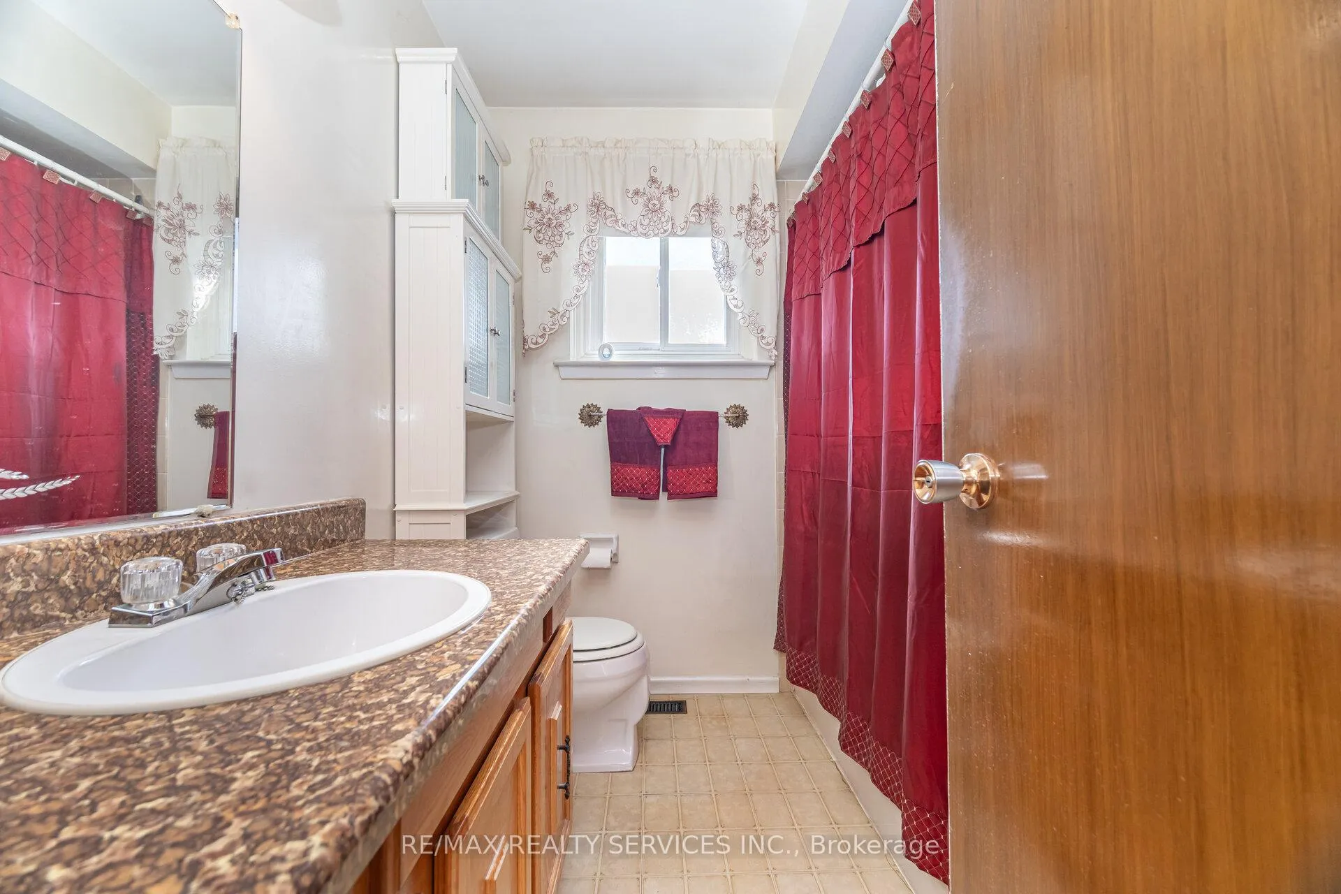 Photo 27 of 57 Esplanade Road, Brampton, Southgate — HOMEH