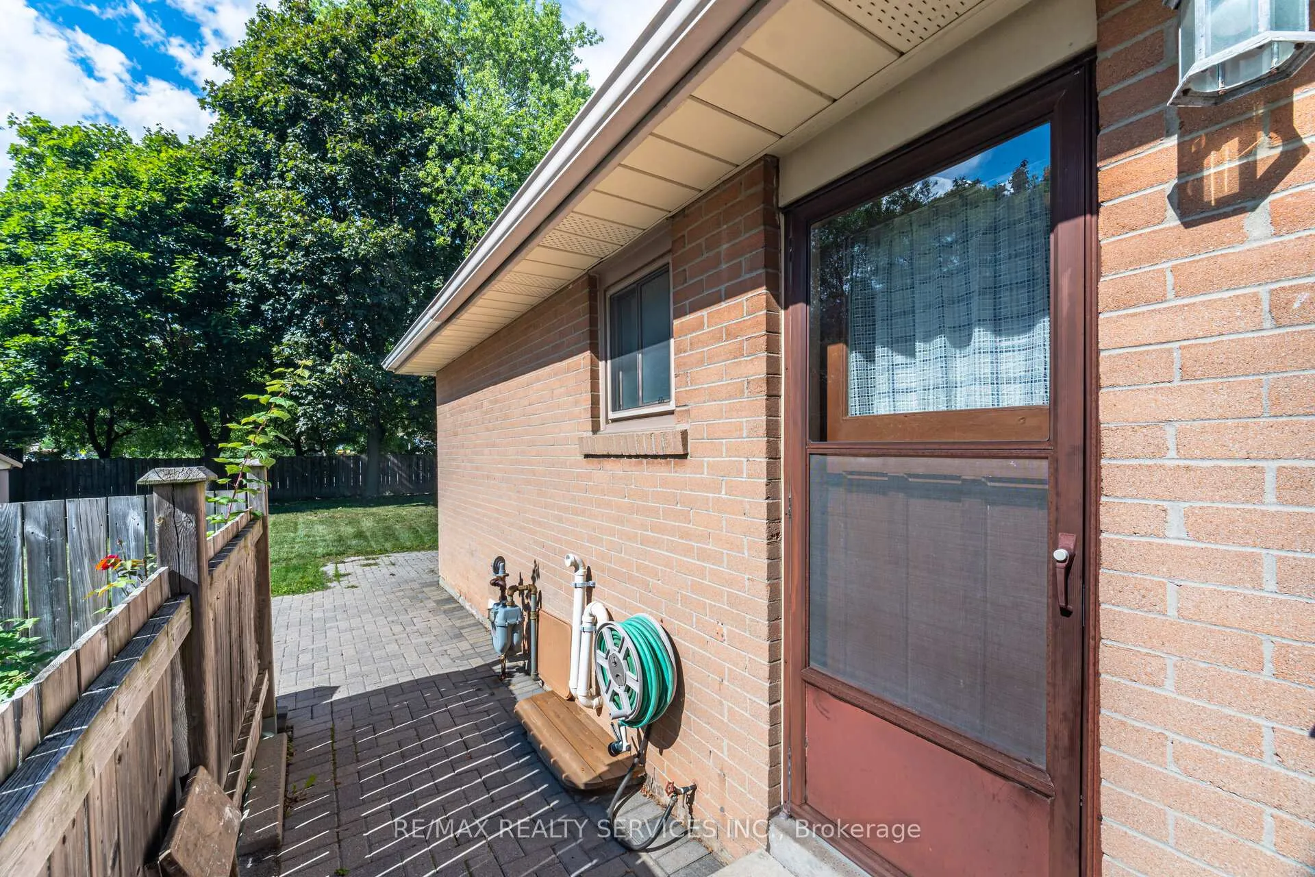 Photo 41 of 57 Esplanade Road, Brampton, Southgate — HOMEH