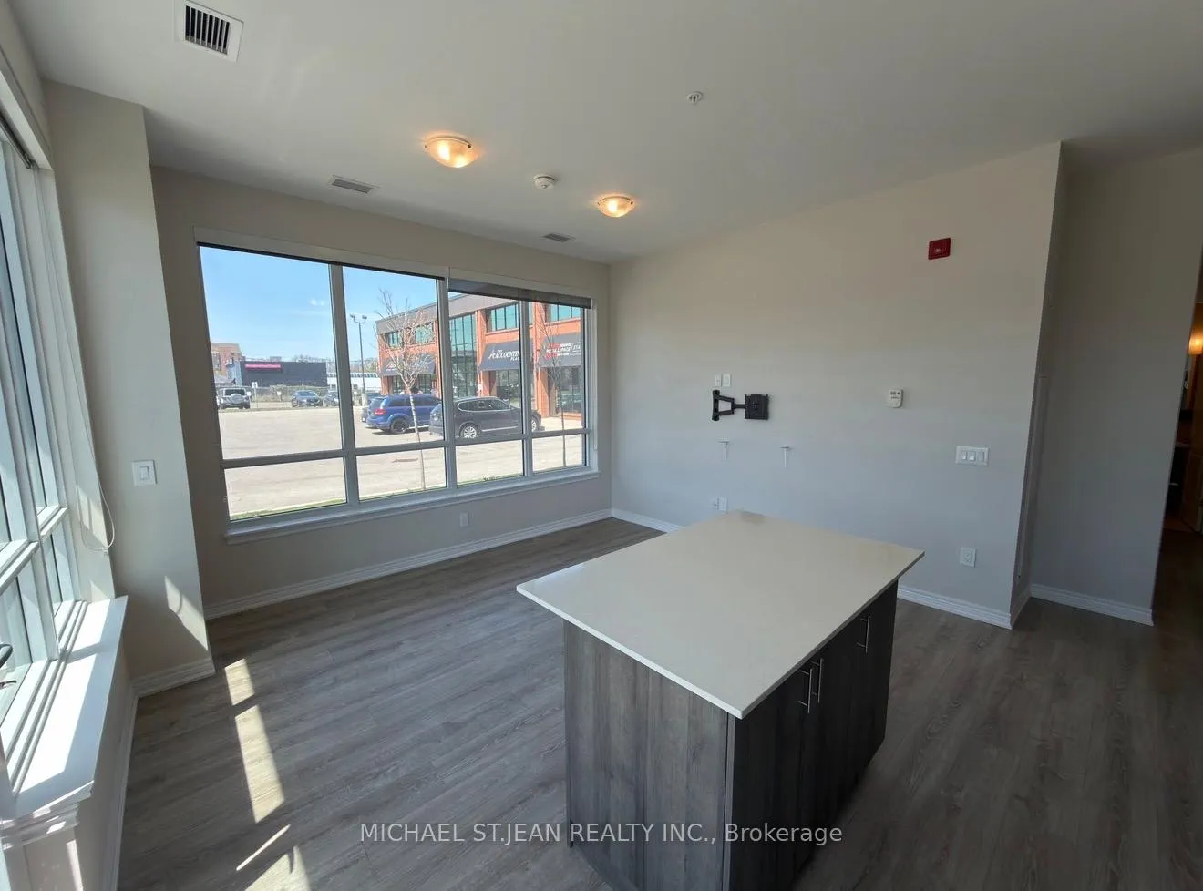 Photo 1 of Unit 106, 121 Highway 8, Hamilton, Stoney Creek — HOMEH