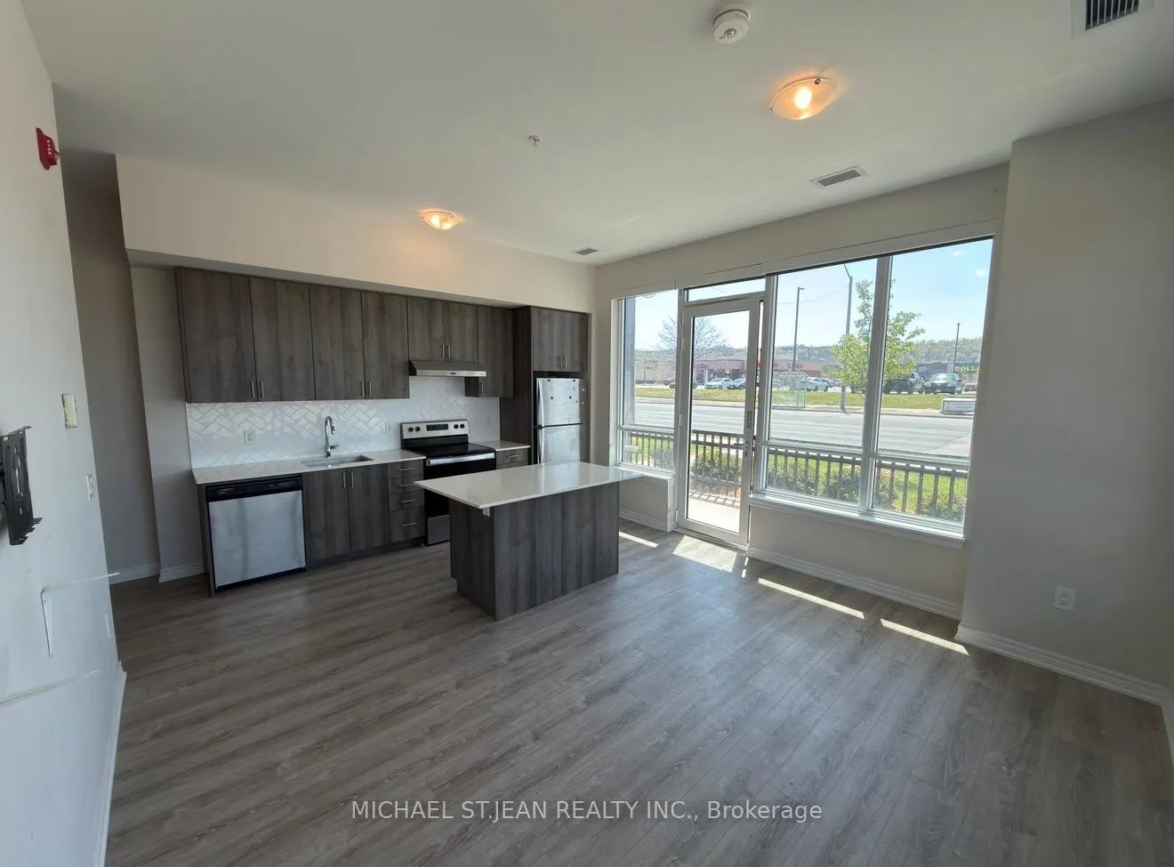 Photo 2 of Unit 106, 121 Highway 8, Hamilton, Stoney Creek — HOMEH
