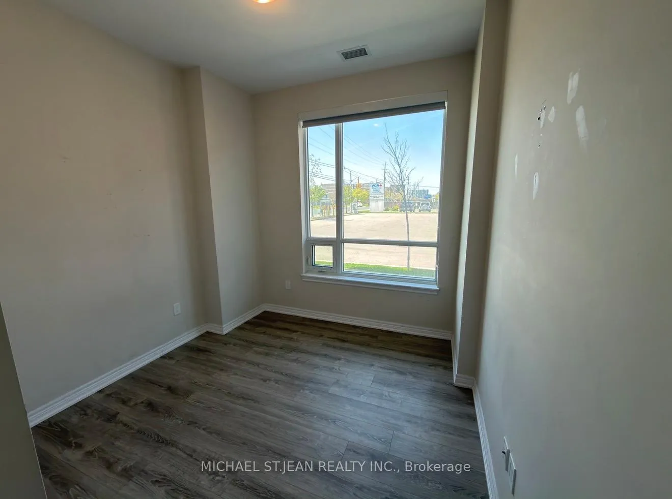Photo 3 of Unit 106, 121 Highway 8, Hamilton, Stoney Creek — HOMEH