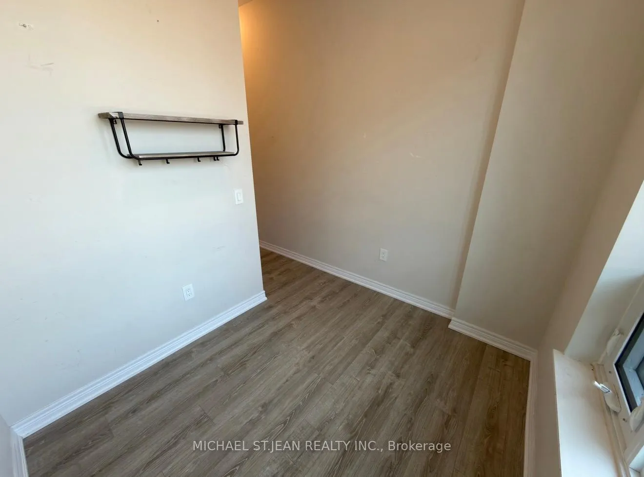 Photo 9 of Unit 106, 121 Highway 8, Hamilton, Stoney Creek — HOMEH