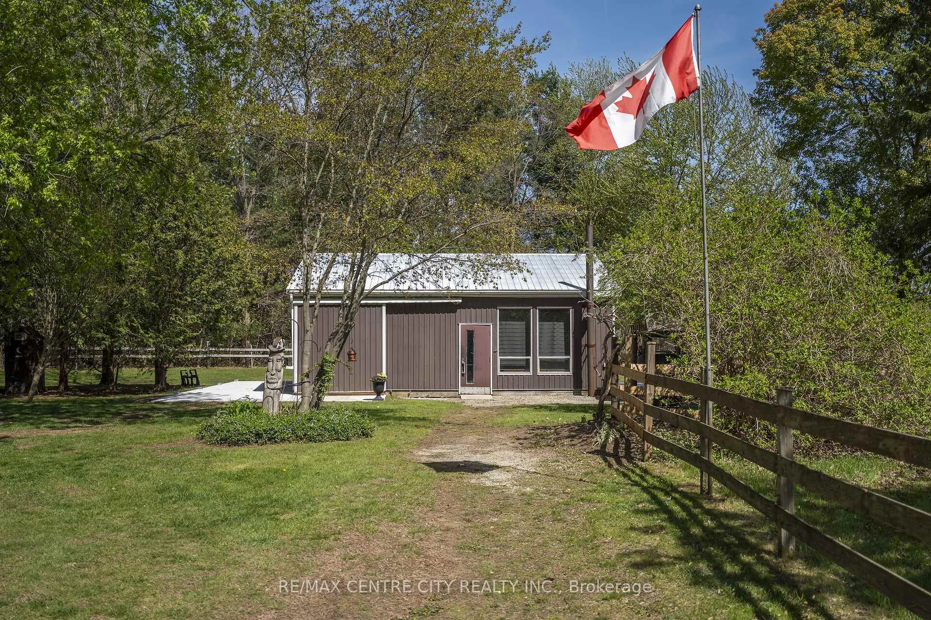 Photo 3 of 29883 West Bothwell Road, Chatham-Kent, Bothwell — HOMEH
