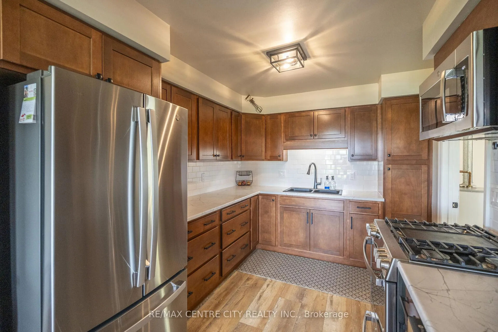 Photo 4 of 29883 West Bothwell Road, Chatham-Kent, Bothwell — HOMEH