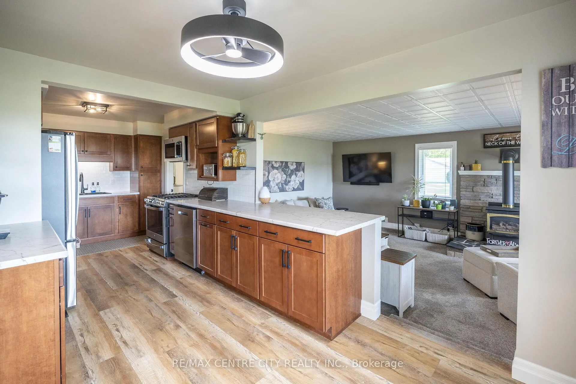 Photo 6 of 29883 West Bothwell Road, Chatham-Kent, Bothwell — HOMEH