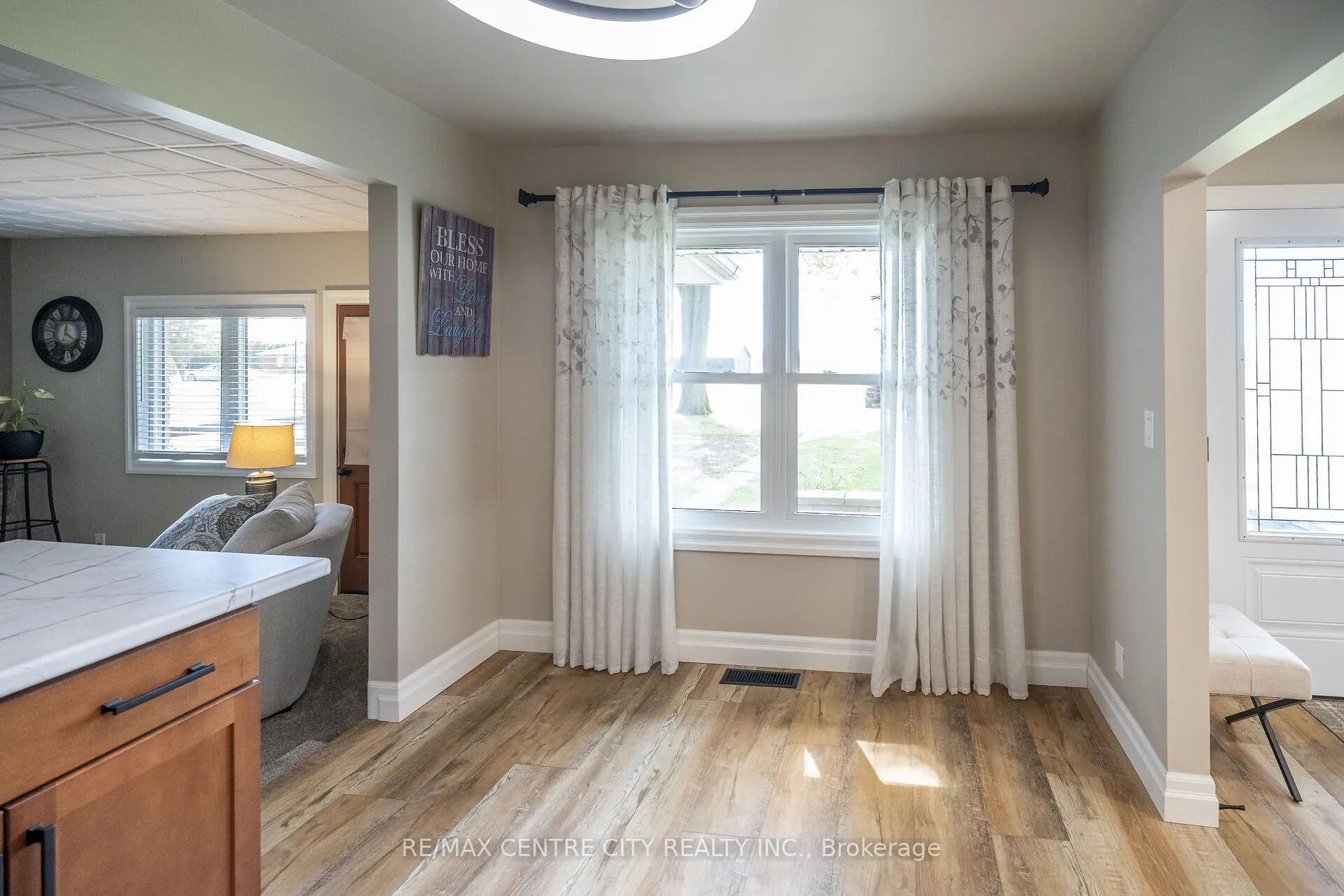 Photo 7 of 29883 West Bothwell Road, Chatham-Kent, Bothwell — HOMEH