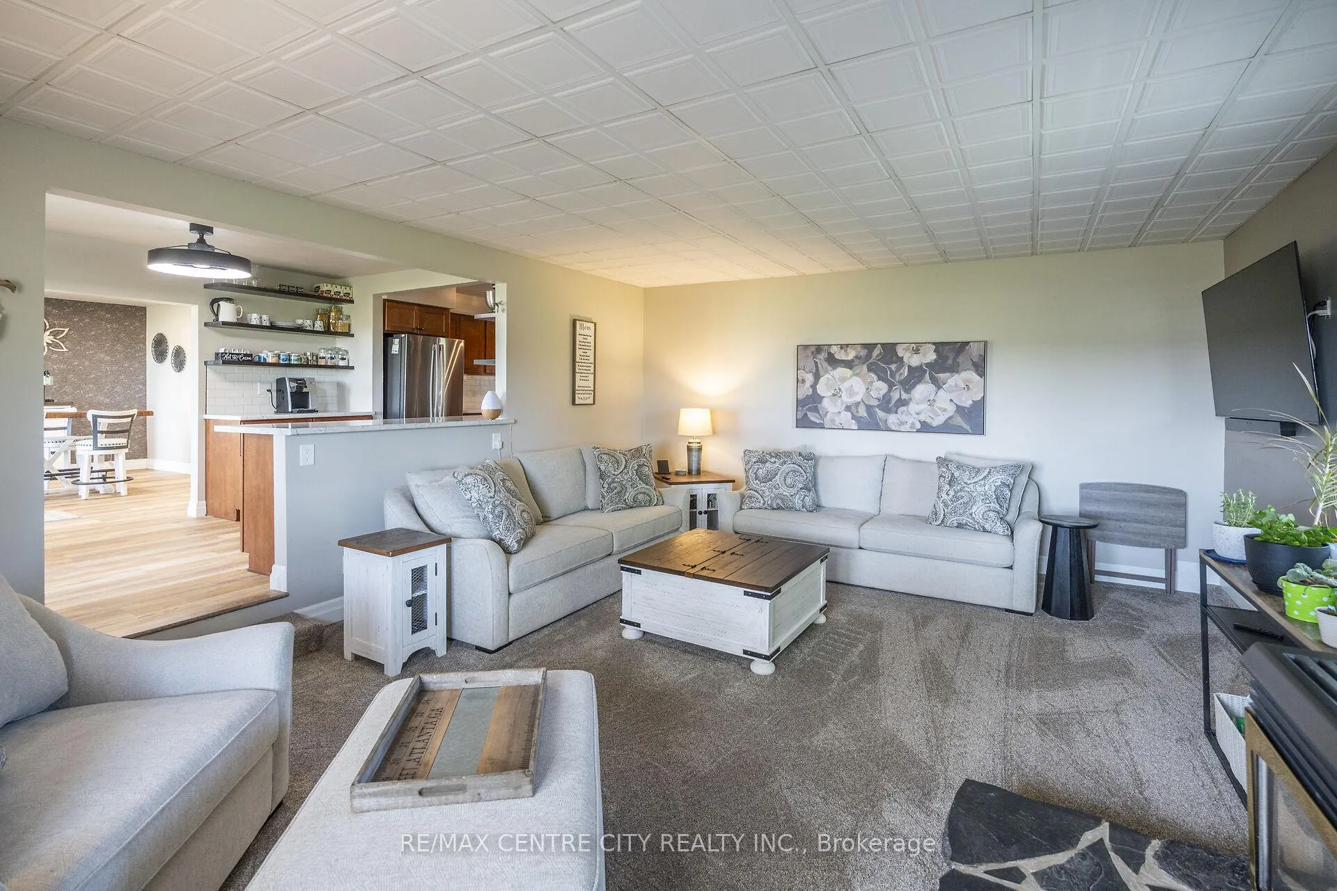 Photo 8 of 29883 West Bothwell Road, Chatham-Kent, Bothwell — HOMEH
