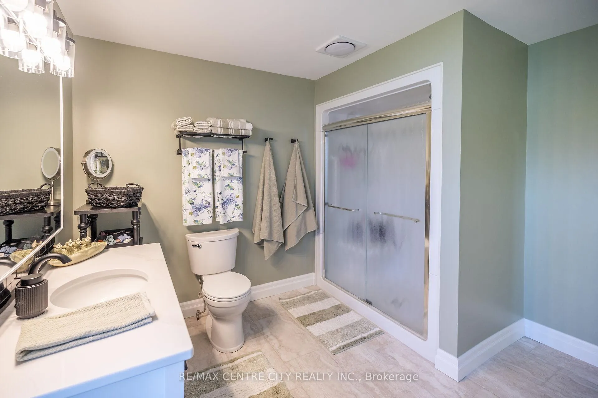 Photo 17 of 29883 West Bothwell Road, Chatham-Kent, Bothwell — HOMEH